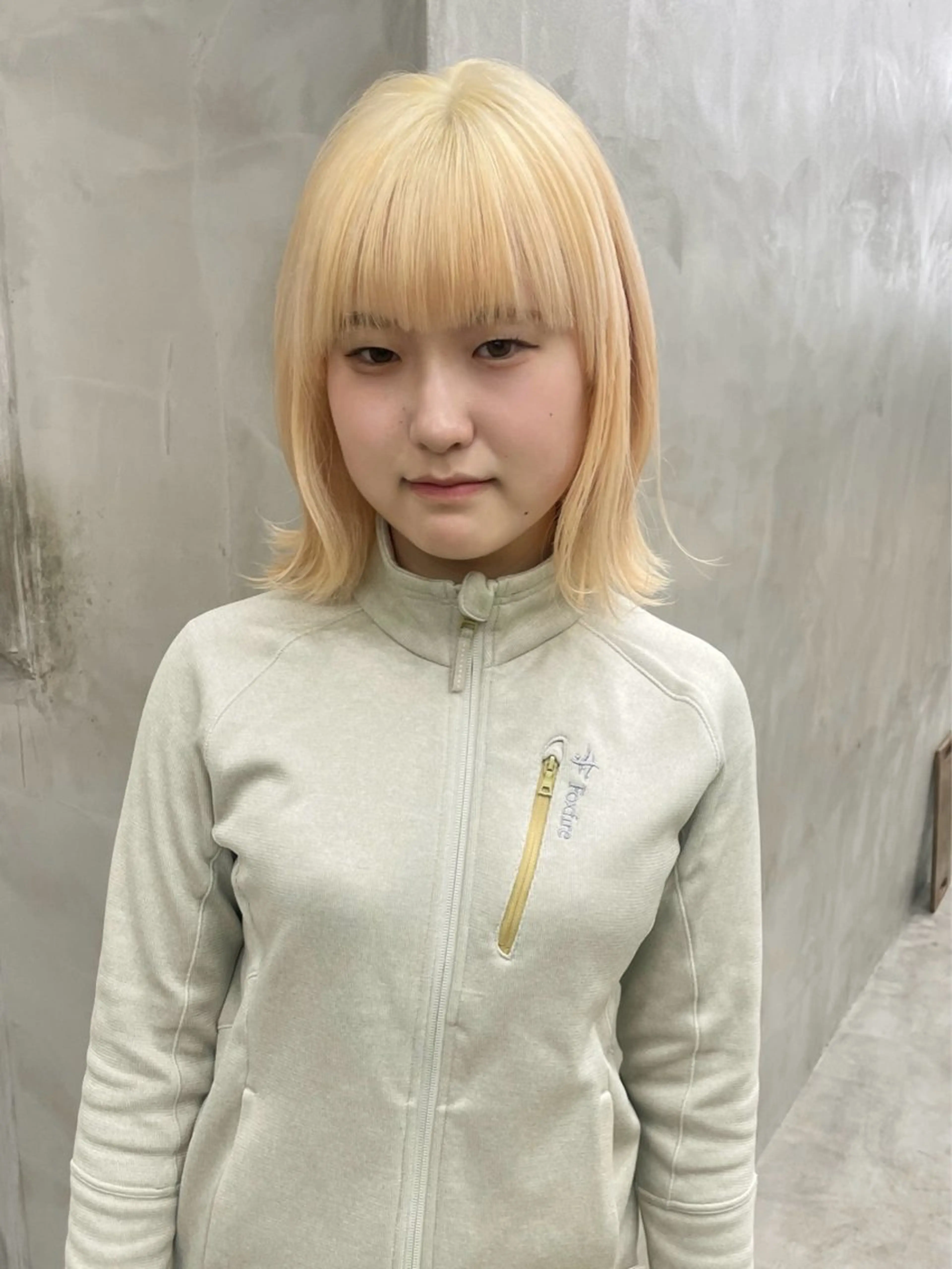 ミディアム カラー ミディアムパーマ ブリーチ ダブルカラー イヤリングカラー ハイライトカラー スパイラルパーマ 🌐hina⭐️のヘアスタイル