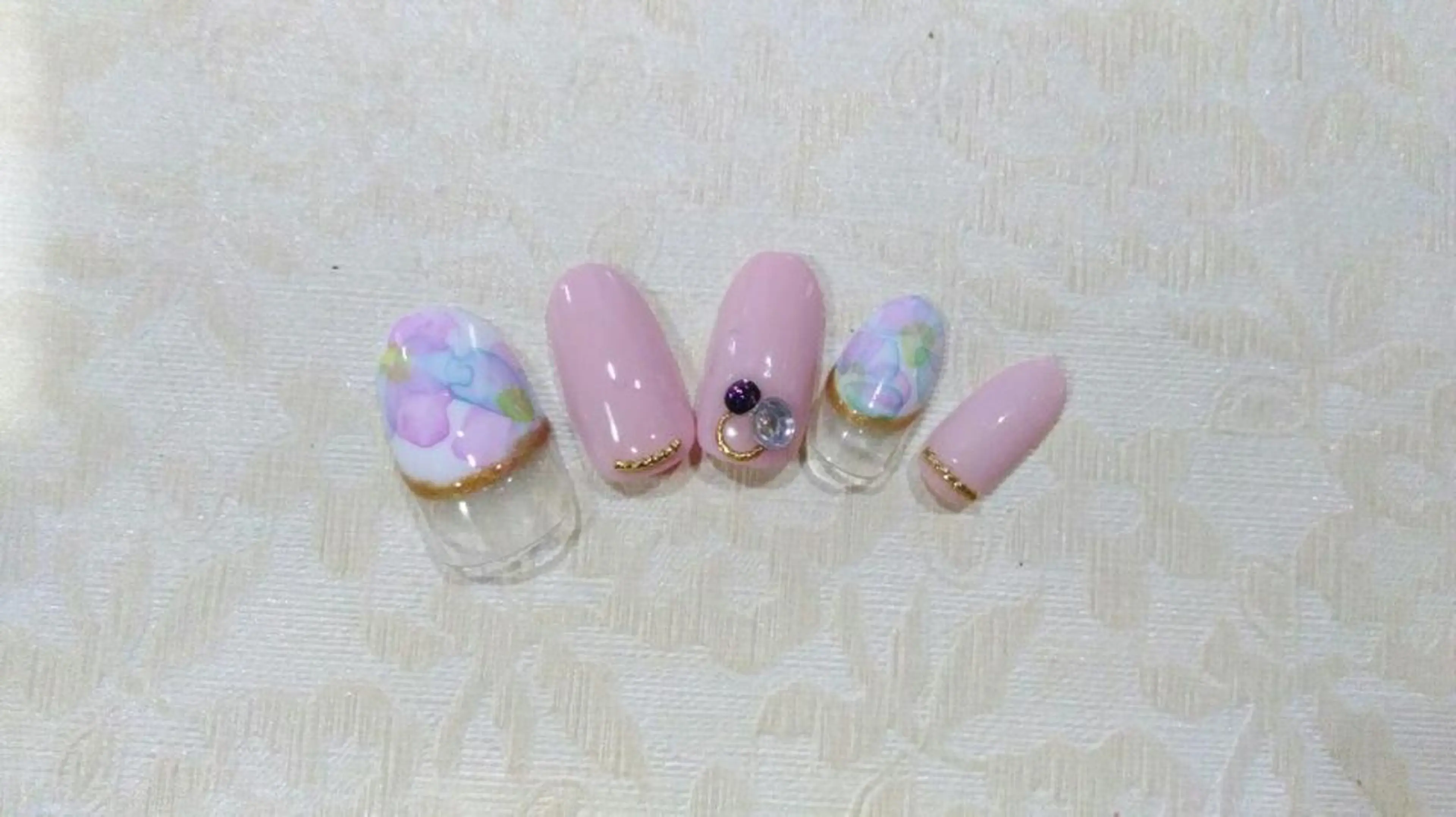 ネイル ネイルサロン Cureのネイルデザイン