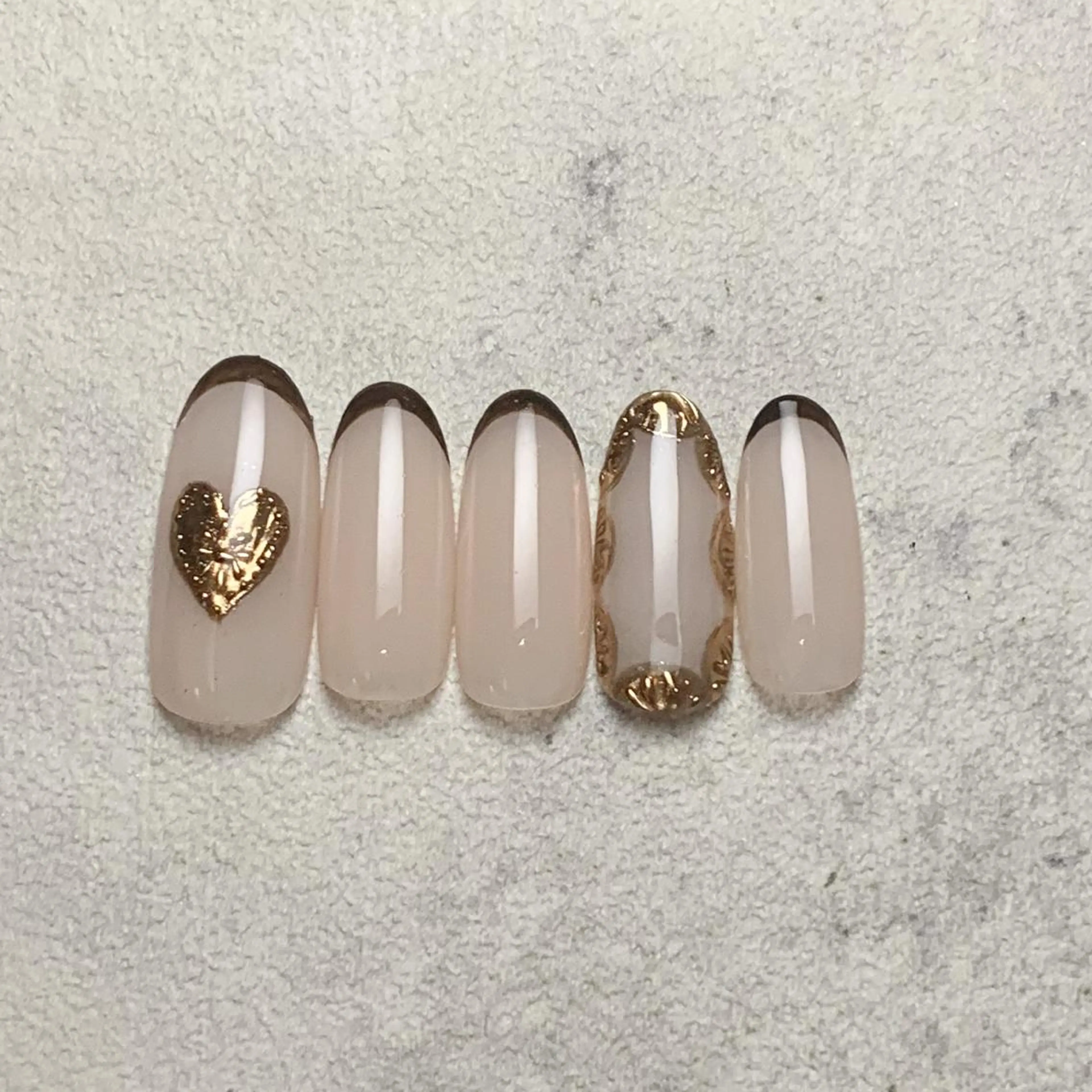 ネイル atelier　FIORITURA所属・FIORITURA aiのネイルデザイン