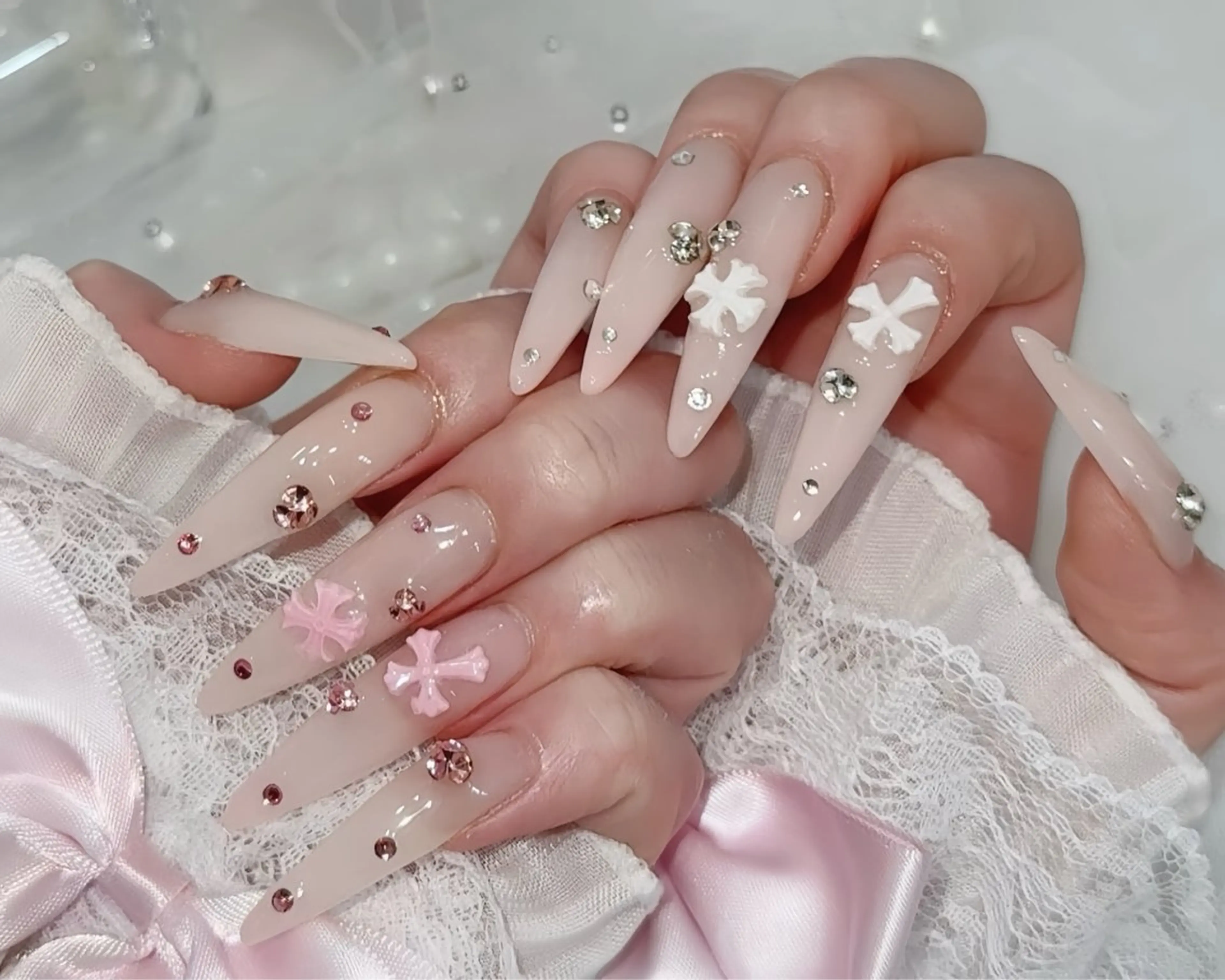 ネイル アートネイル ガーリー 韓国ネイル 持ち込み ニュアンスネイル Rin Nail 新大久保店のネイルデザイン