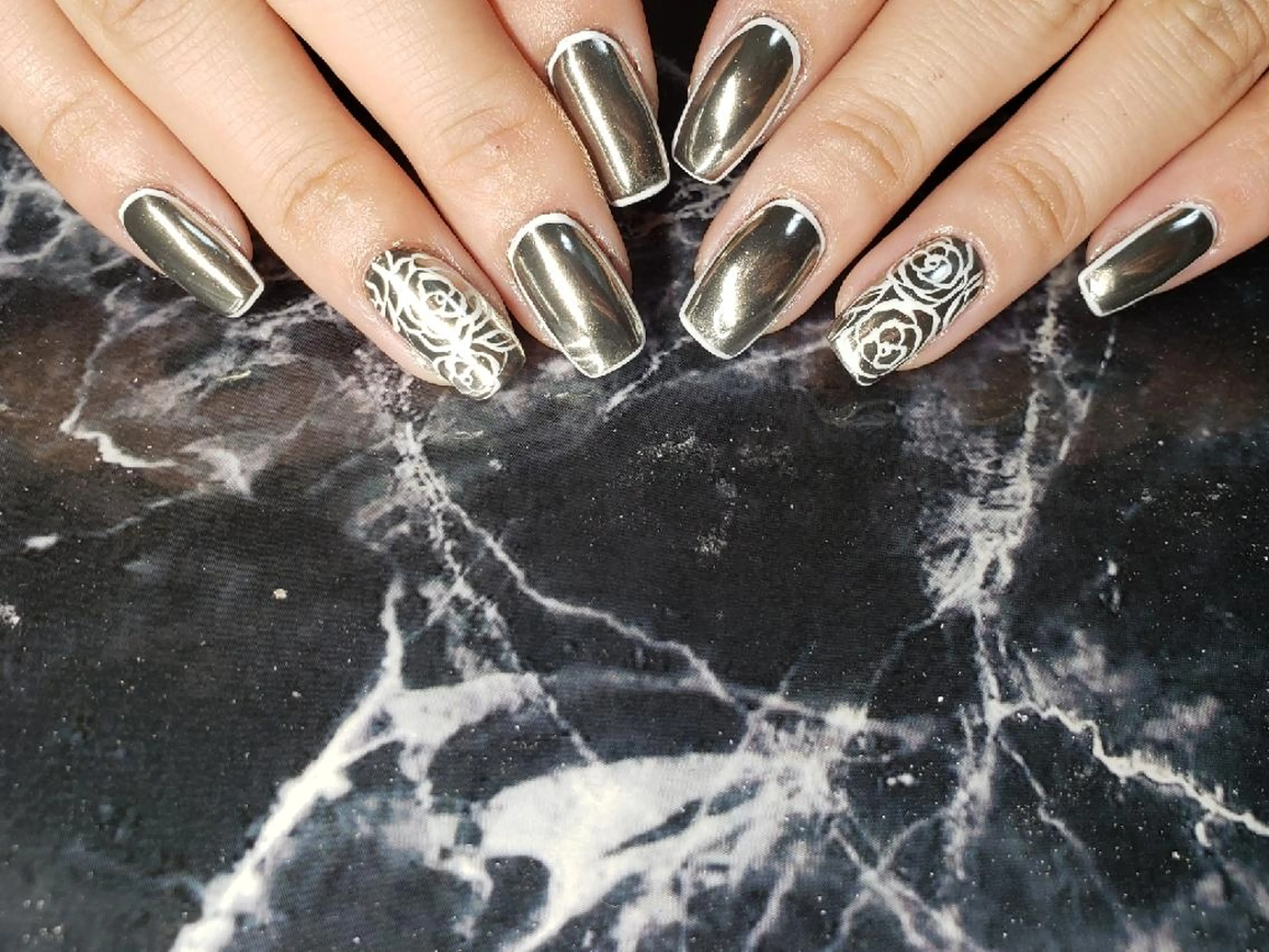 ショート ネイル ミラーネイル ハンドネイル クロキ 。のネイルデザイン