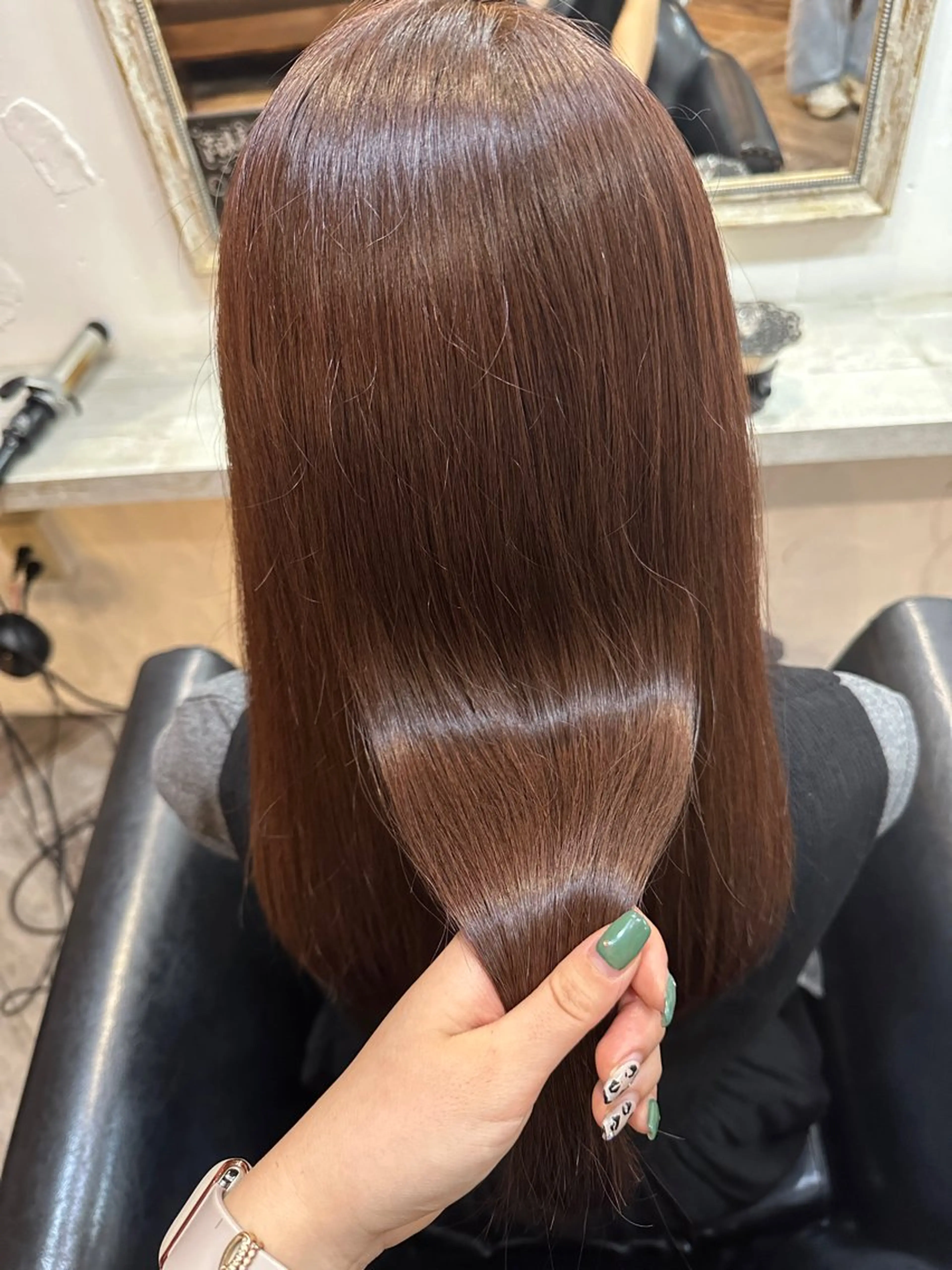 ロング カラー 亀井 結夏のヘアスタイル