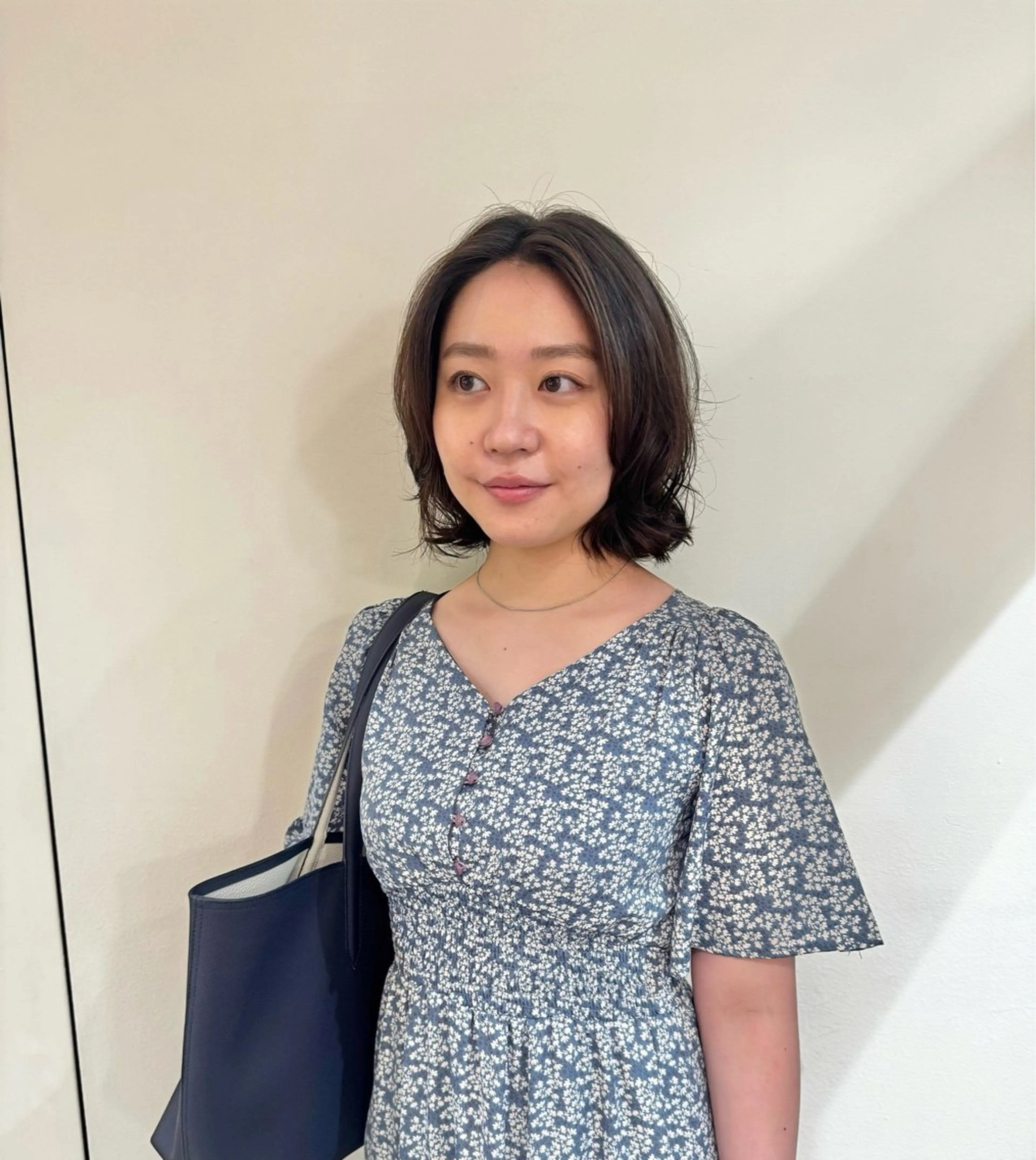 ミディアム カット パーマ トリートメント タツキ／レイヤー／ パーマ／艶カラーのヘアスタイル