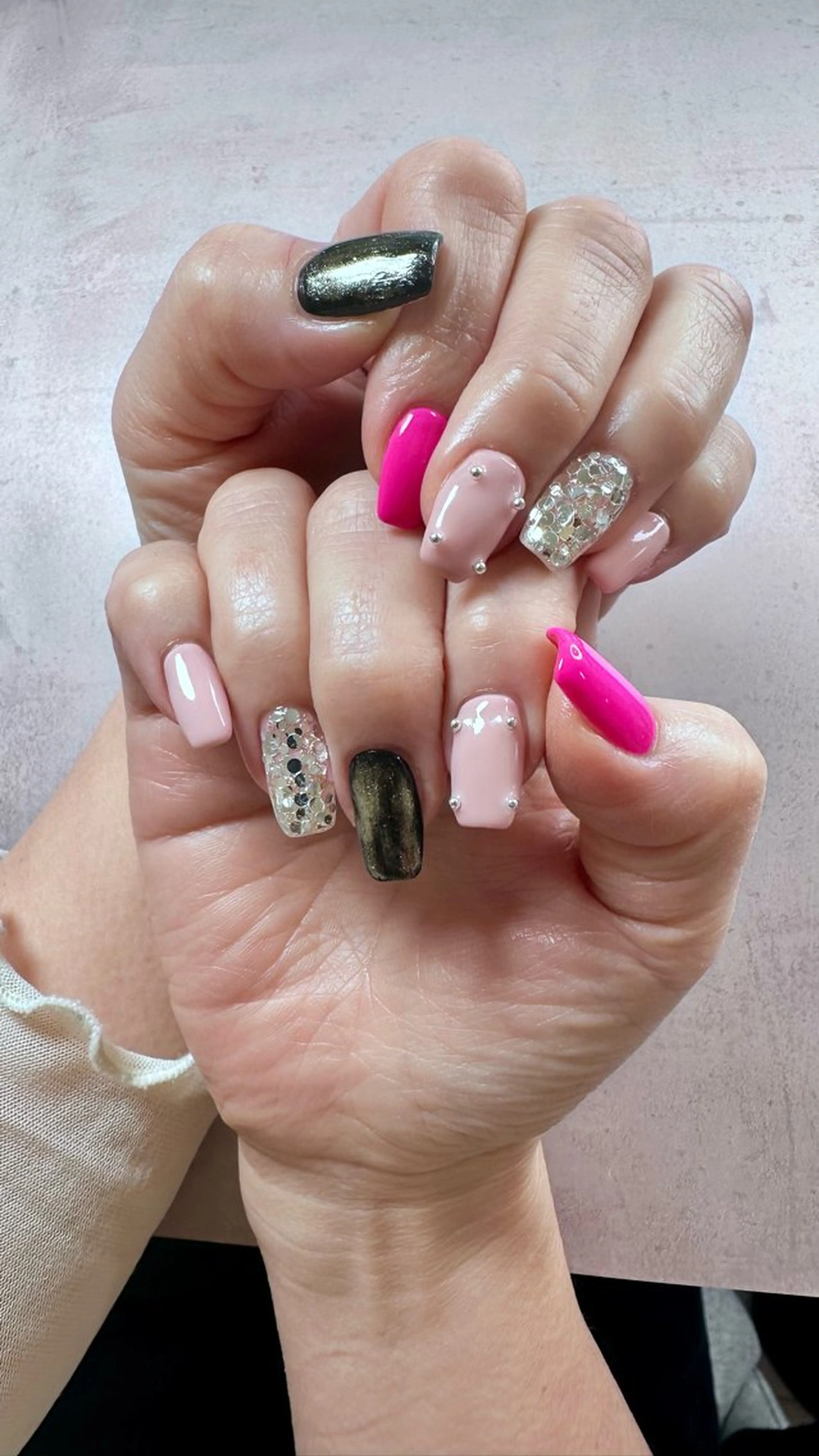 ネイル ニュアンスネイル ハンドネイル ハンドケア Atelier Ariのネイルデザイン