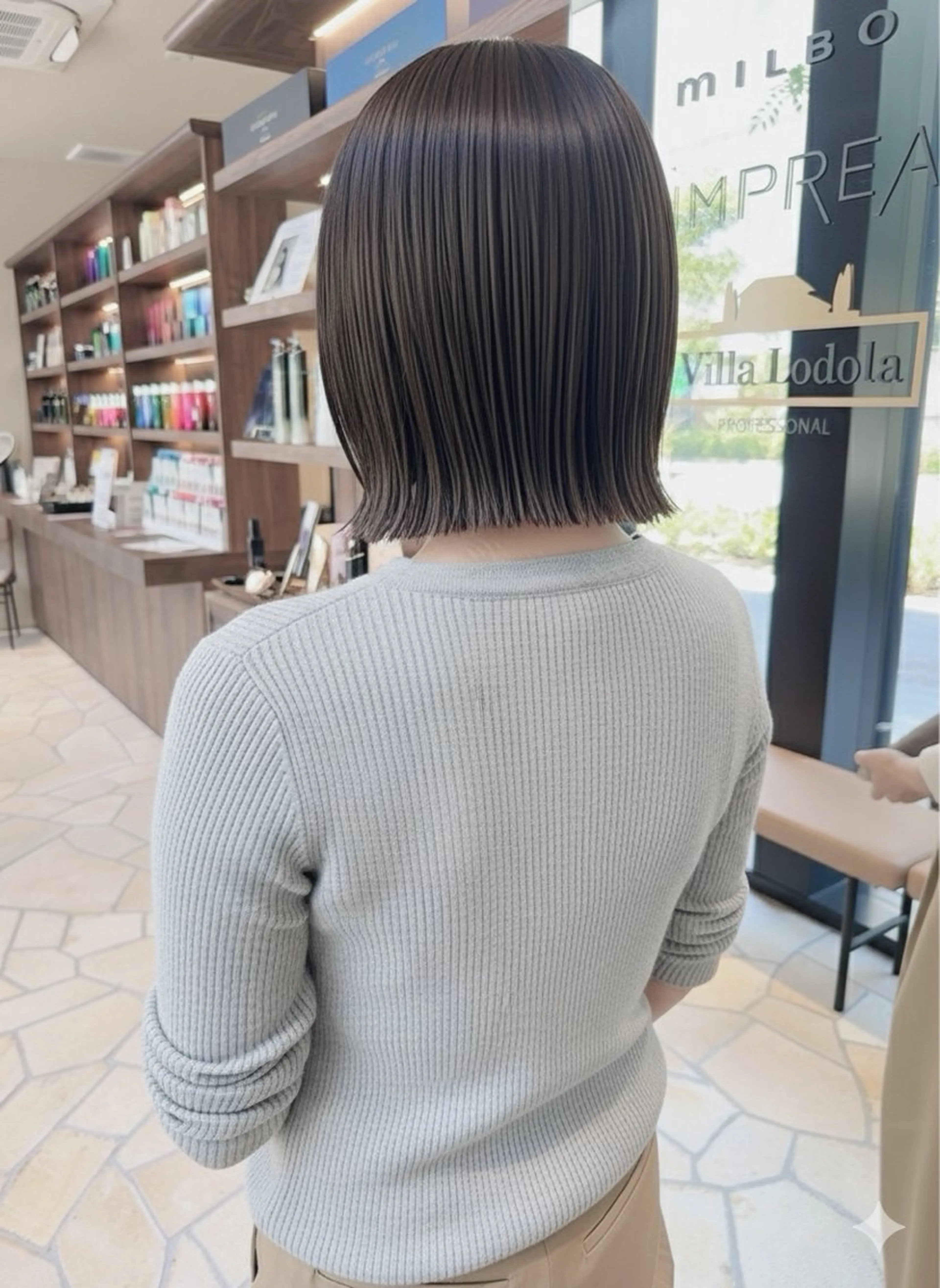 【✨ボブにしたい方✨️】カット➕オージュアトリートメント#切りっぱなし#前下がりボブ#外ハネの写真