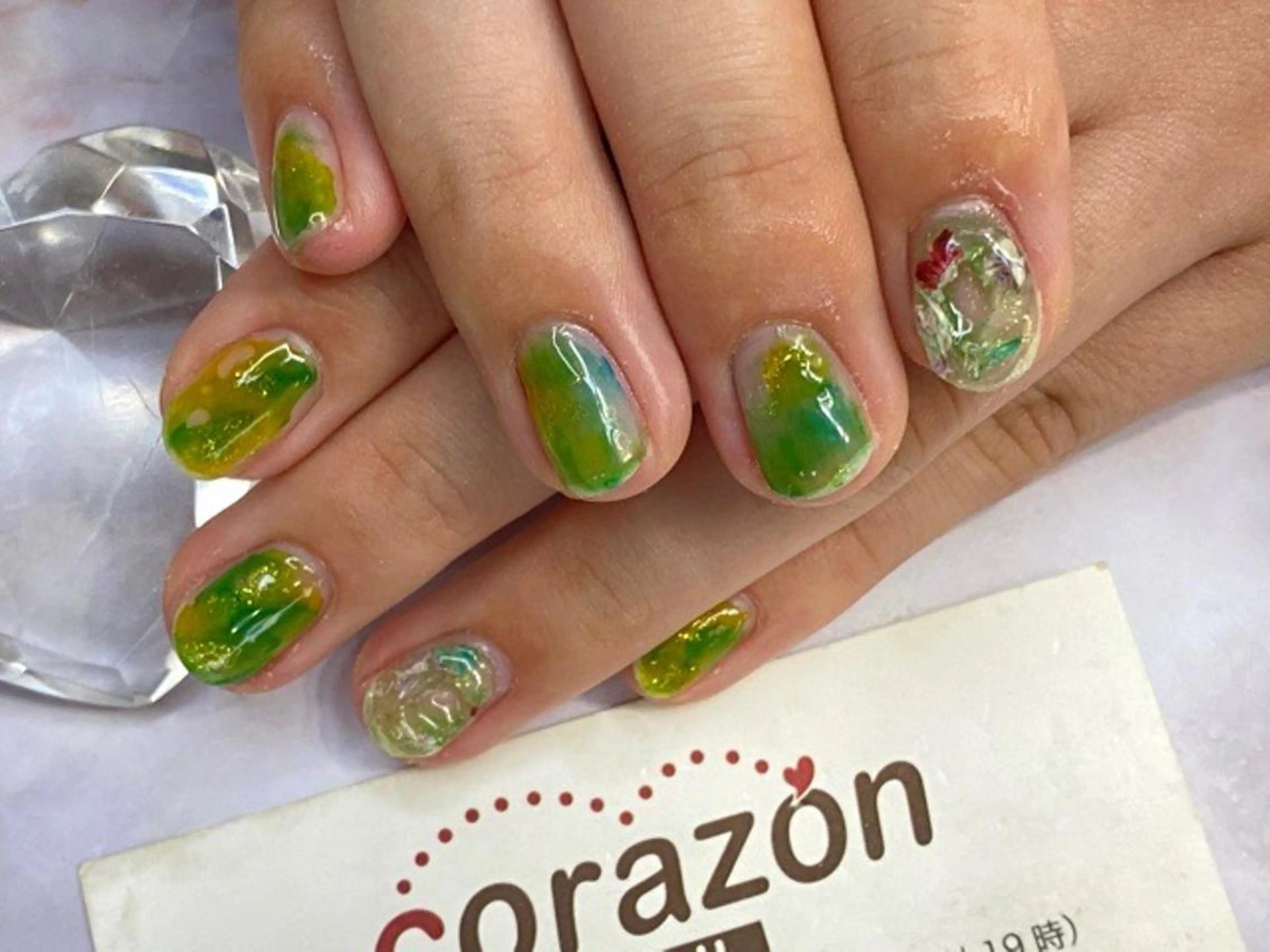 ネイル アートネイル フラワーネイル ジェルネイル グリーン ぷっくりネイル corazon所属・ネイリスト aicoのネイルデザイン