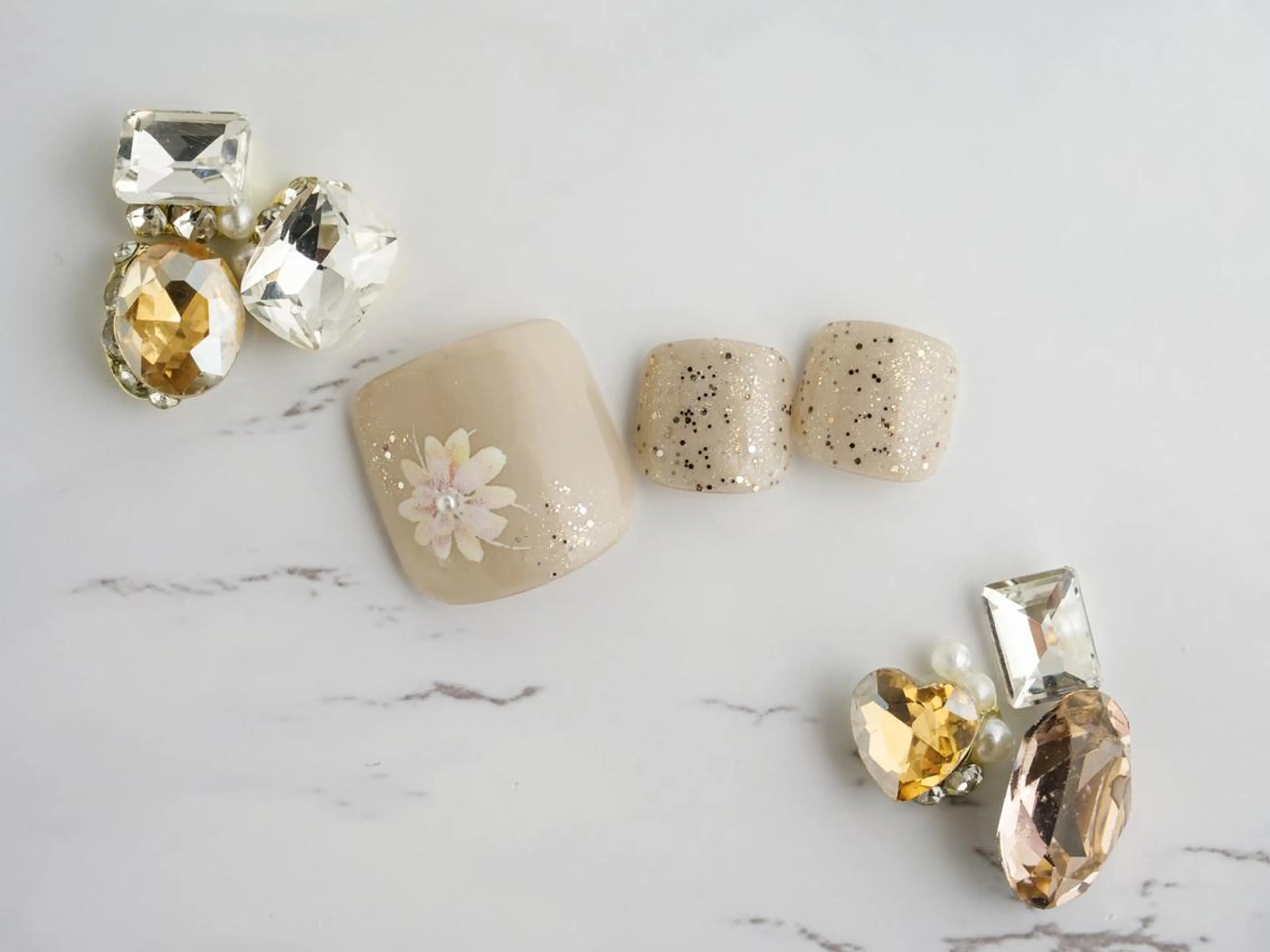 ネイル フットネイル miwa .のネイルデザイン