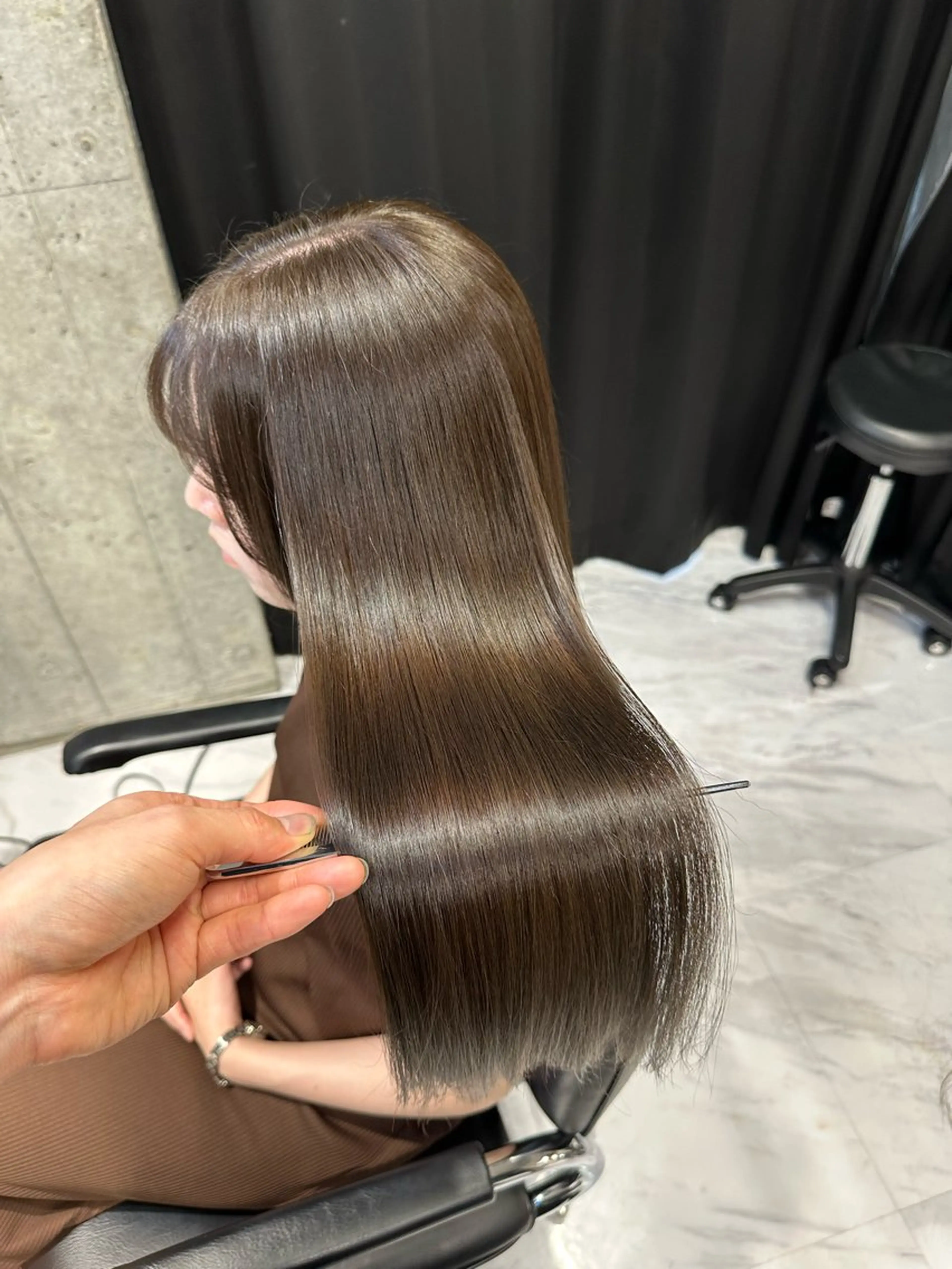 ロング カラー グレージュ 髪質改善 RAF TOKYO所属・10月限定モニター 髪質改善美髪矯正のヘアスタイル