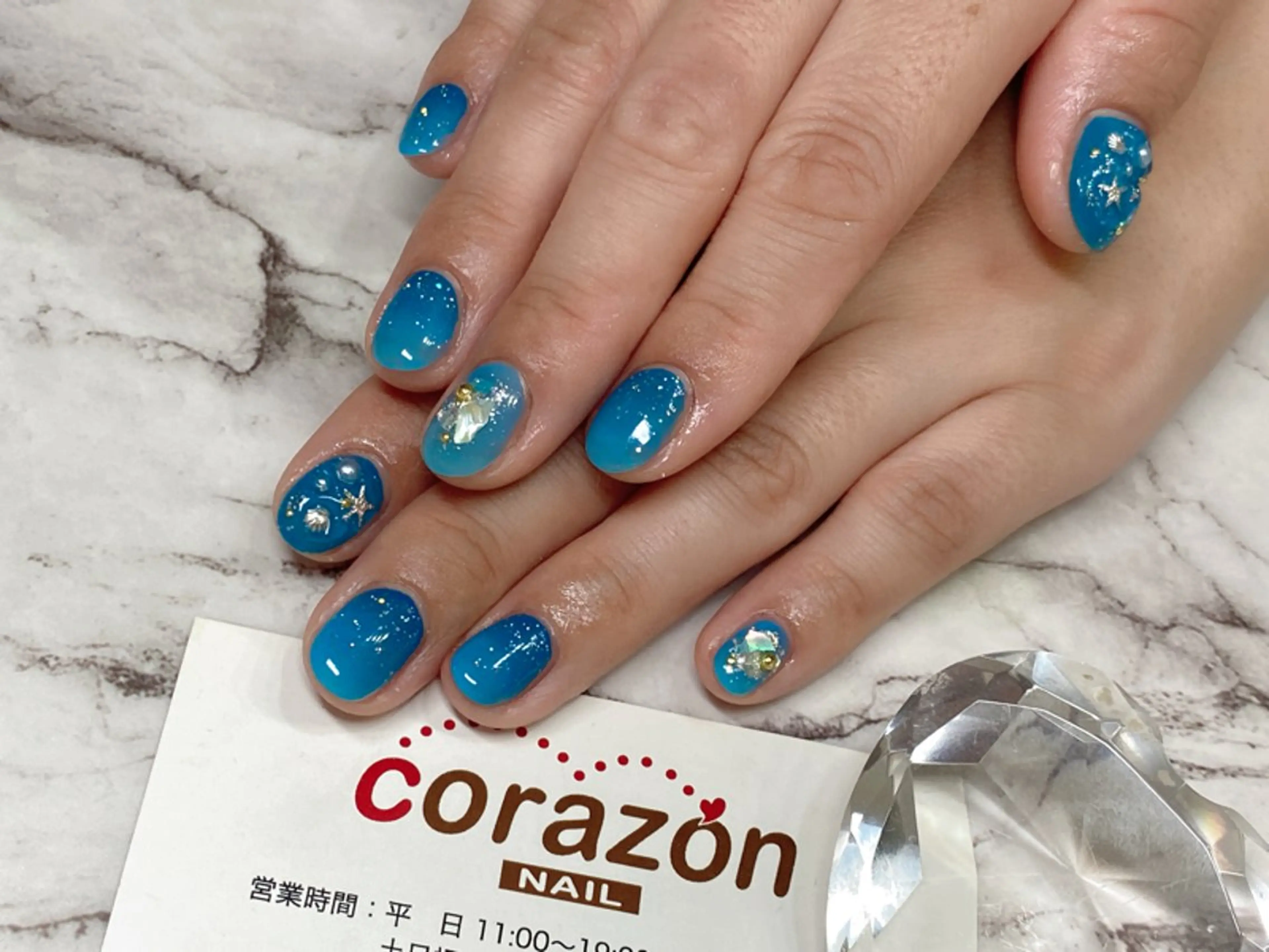 ネイル アートネイル ブルー グラデーション corazon所属・ネイリスト aicoのネイルデザイン
