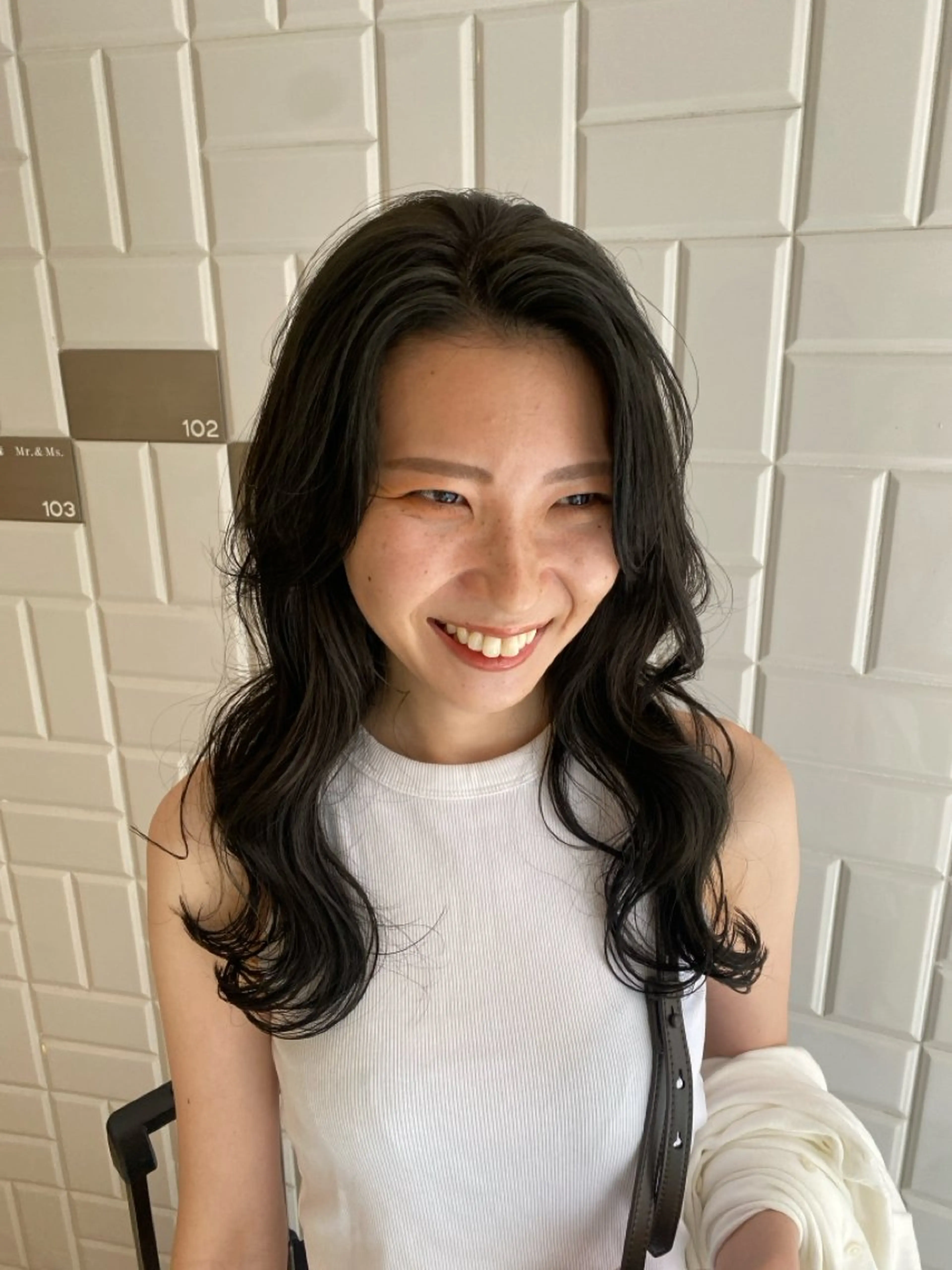 セミロング ヘアカラー トリートメント みやけ ひなのヘアスタイル