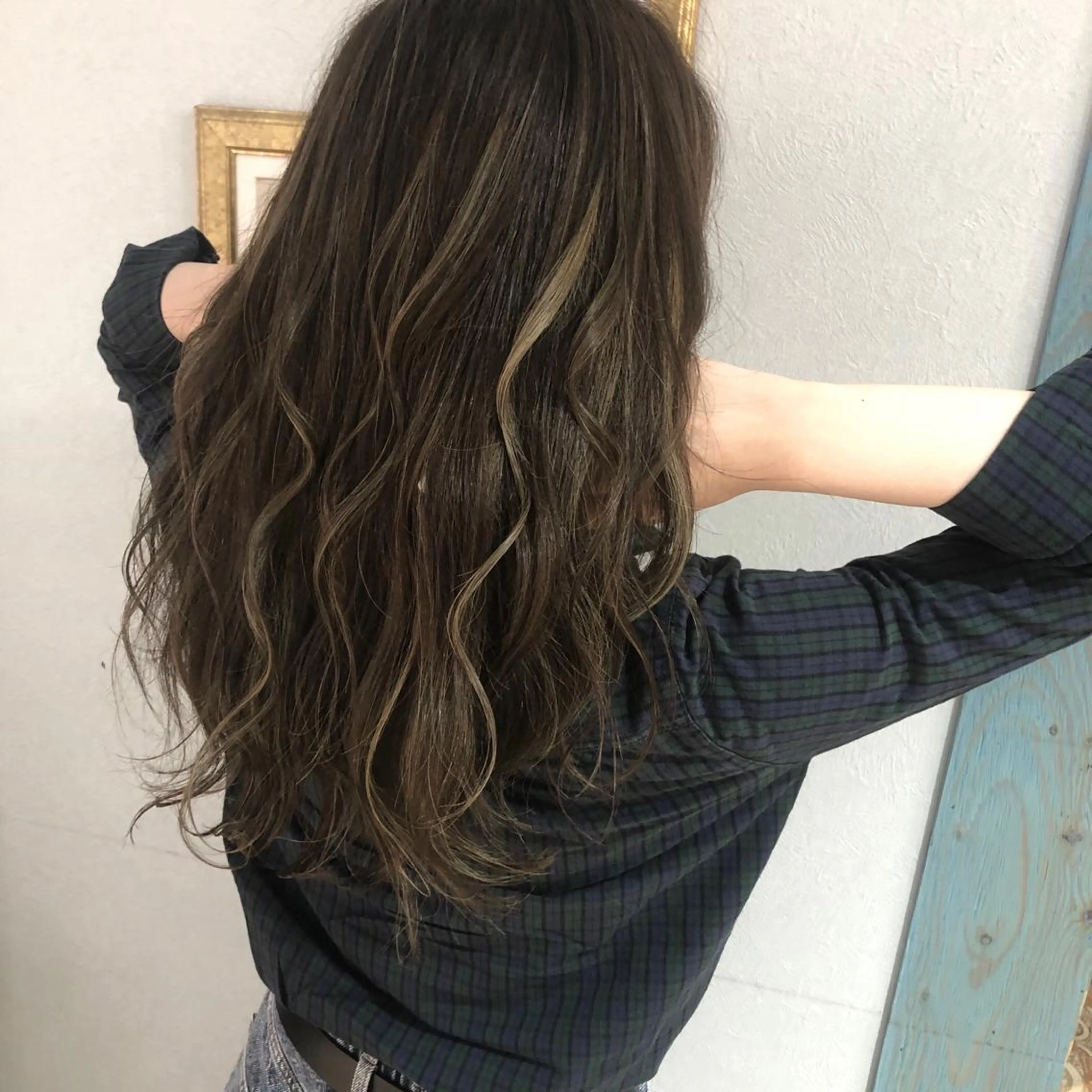 セミロング 髪質改善　縮毛の達人 矢井由真のヘアスタイル