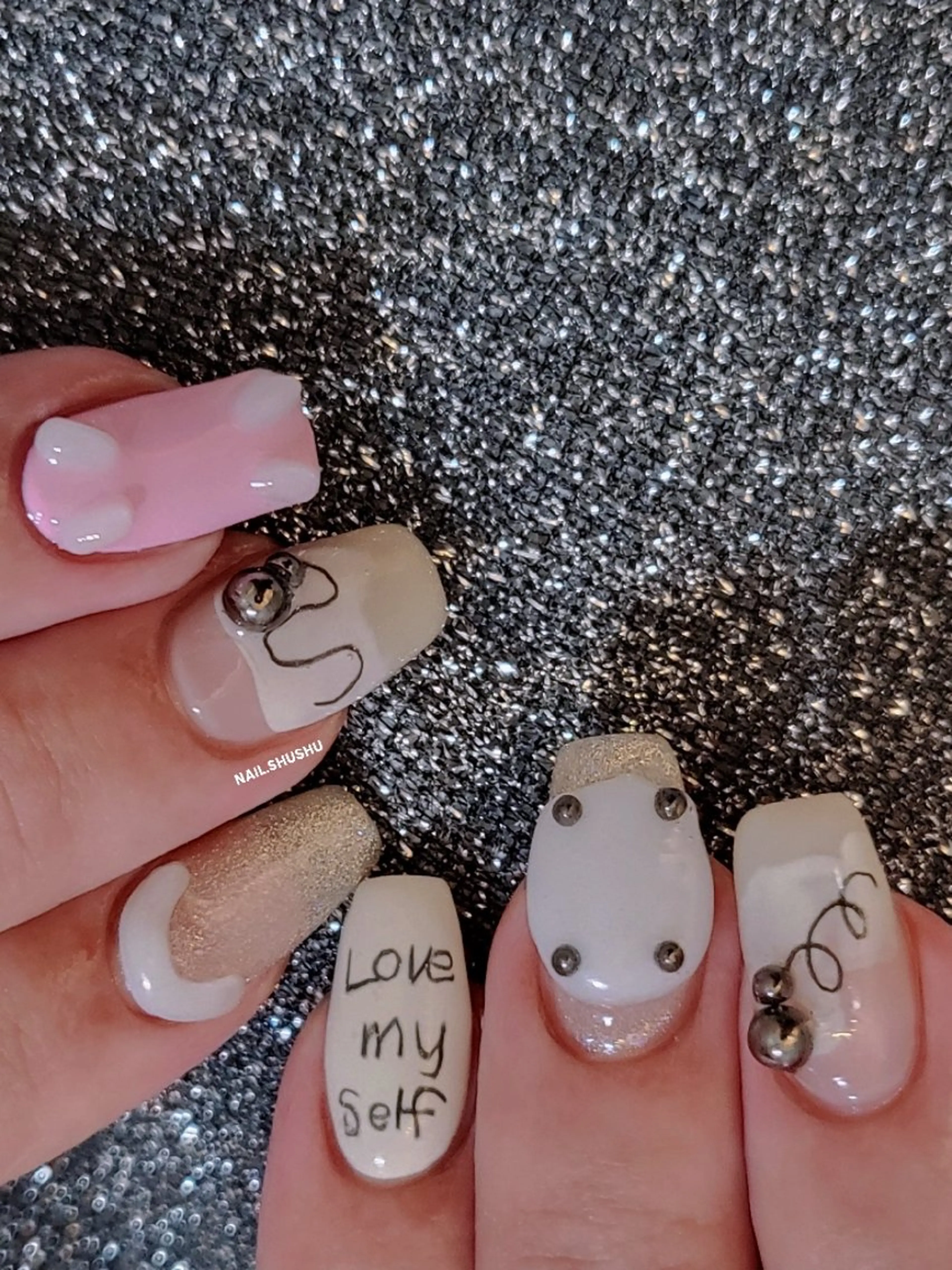 ネイル 3dパーツ/流行り 👧shushu❤️のネイルデザイン