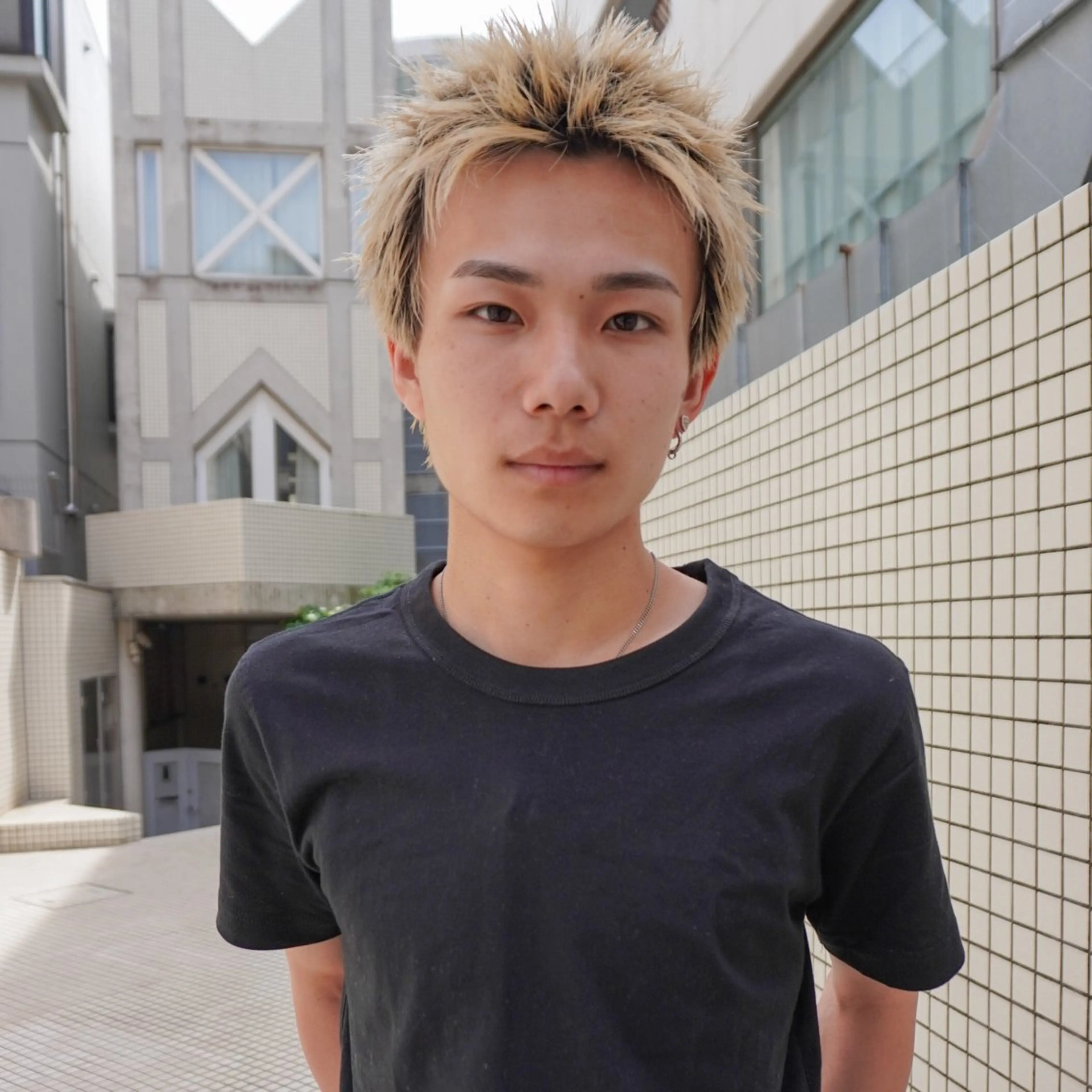 ショート カラー メンズ スパイキーショート 抜きっぱなしブロンド ショートヘア カット ヘアカラー トリートメント ◽️モードヘア◽️ SHOUTOのヘアスタイル