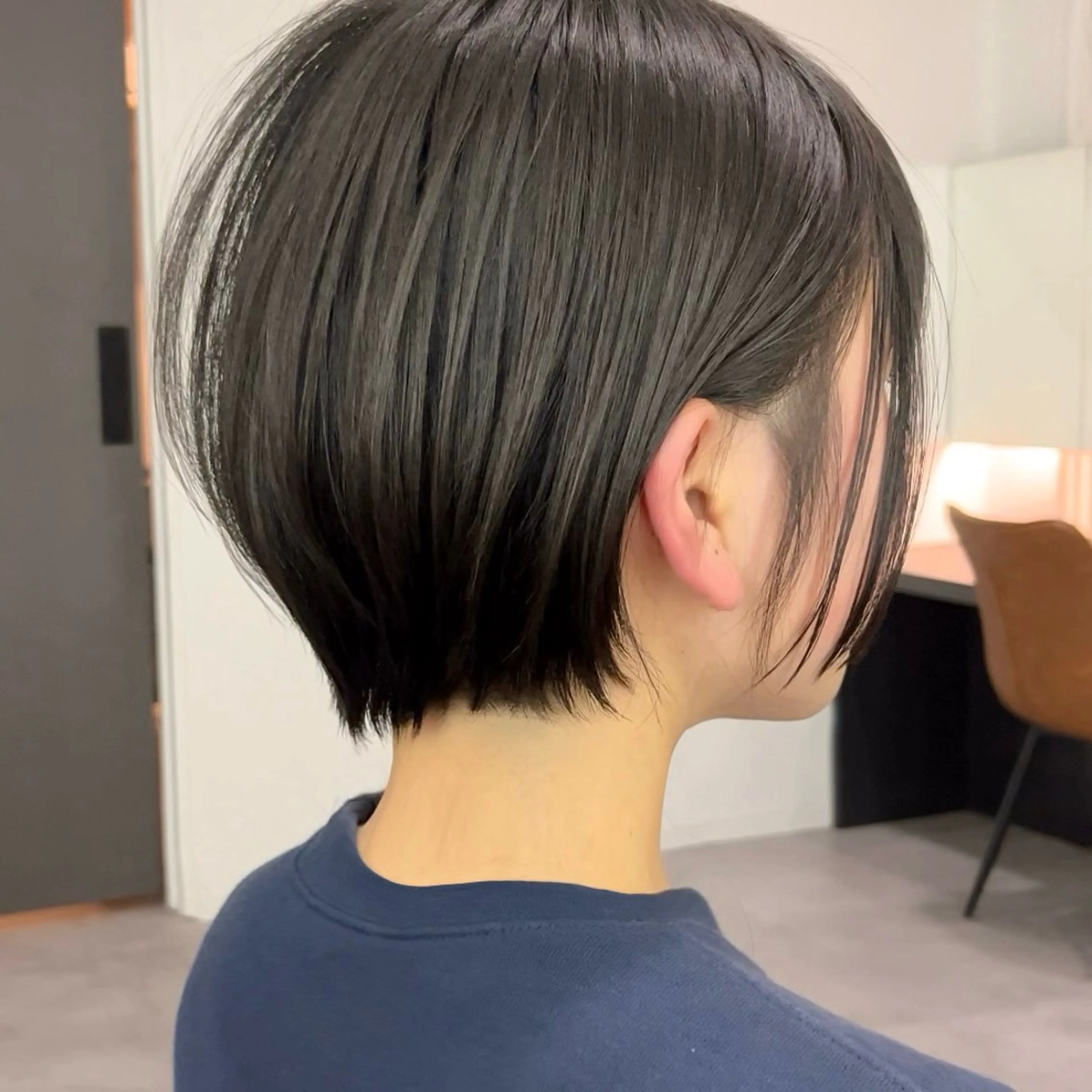 ショート カラー ショートボブ ブルーカラー ブルーグレー ブルーグレージュ グレージュ カット ヘアカラー i.Ehime所属・VIEW EHIME 齋藤  あつきのヘアスタイル