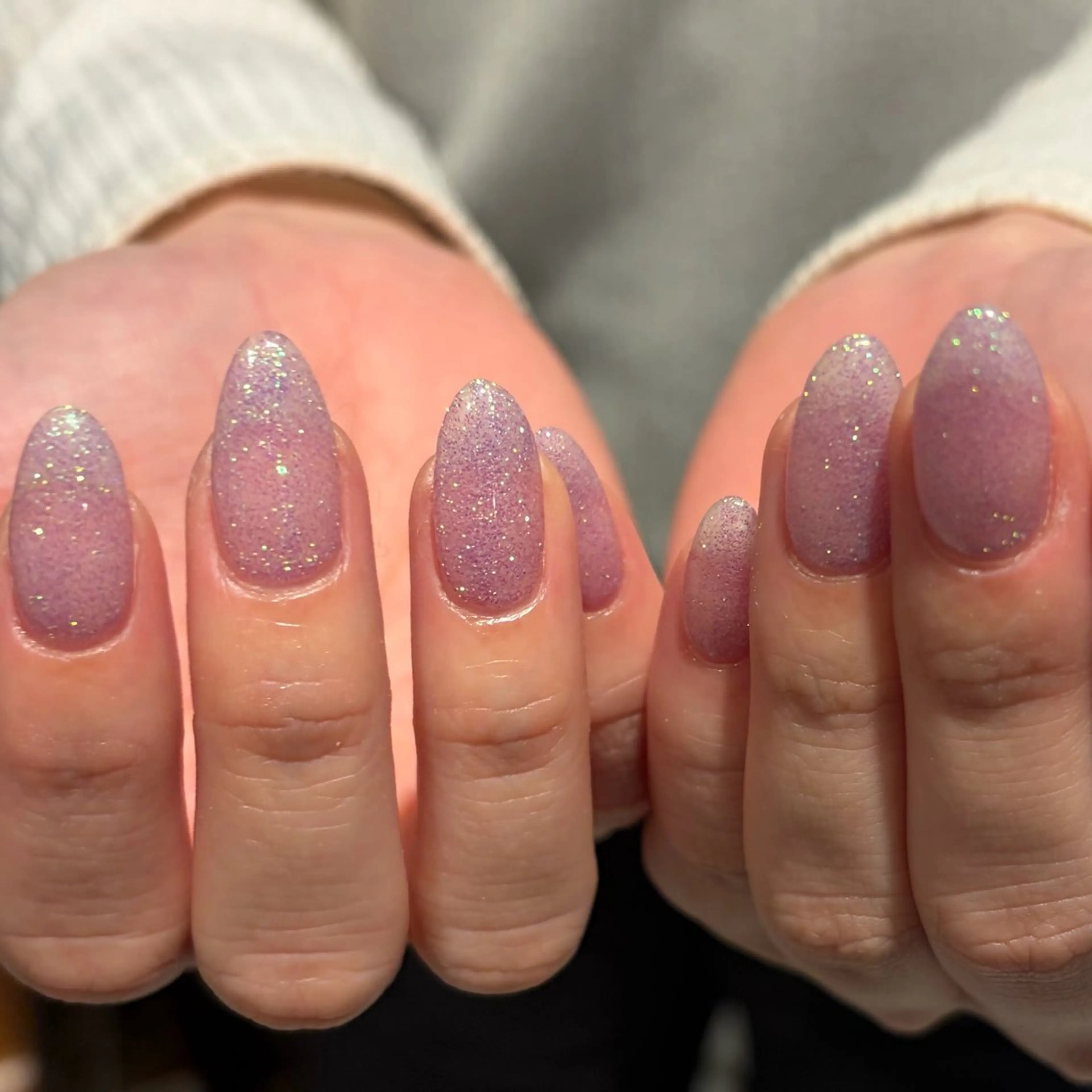 ネイル ハンドネイル 𝑟𝑖𝑠𝑎 🕯‎🤍のネイルデザイン