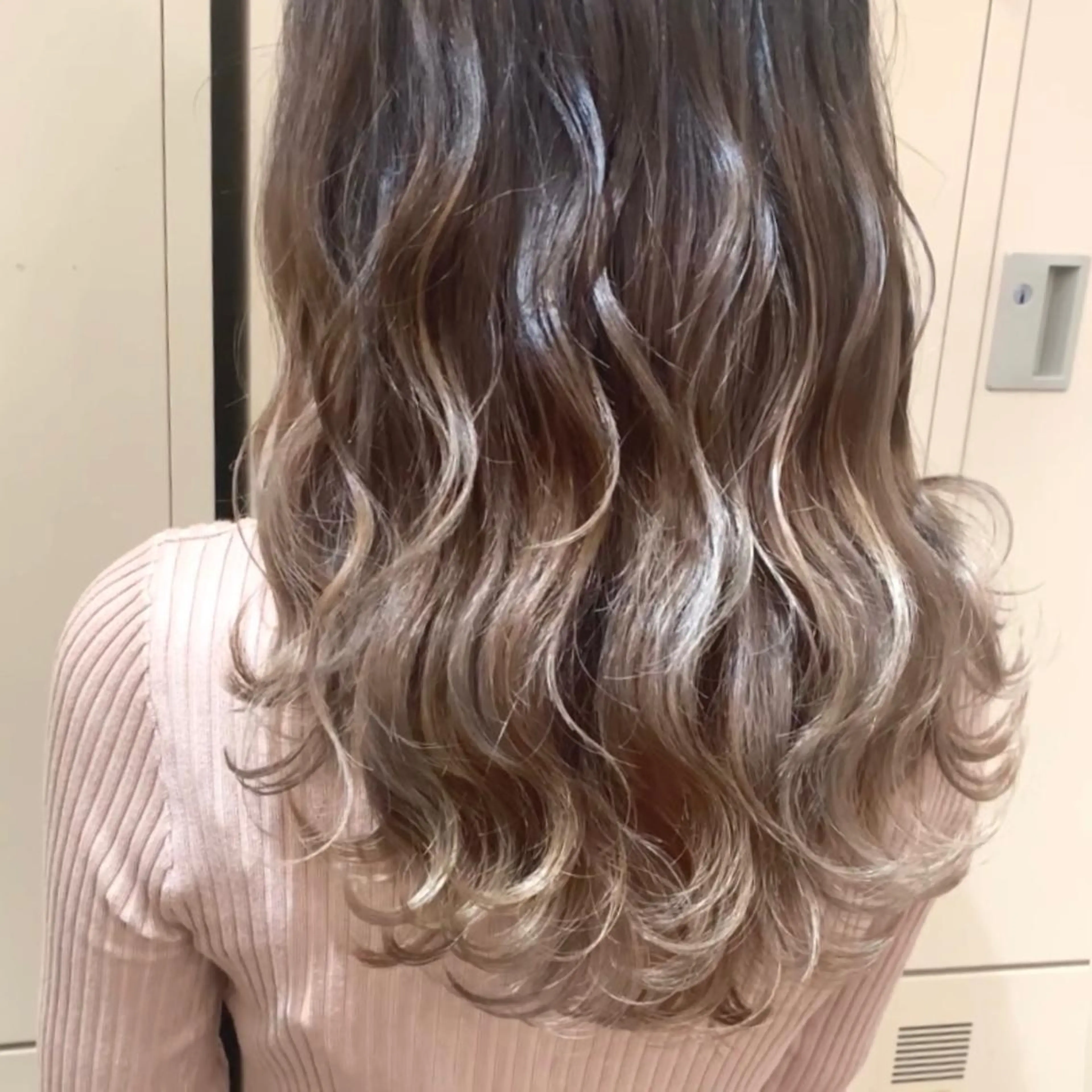 ロング カラー ヘアアレンジ 代表🎀 ふわモテ愛 され髪🩷yumiのヘアスタイル