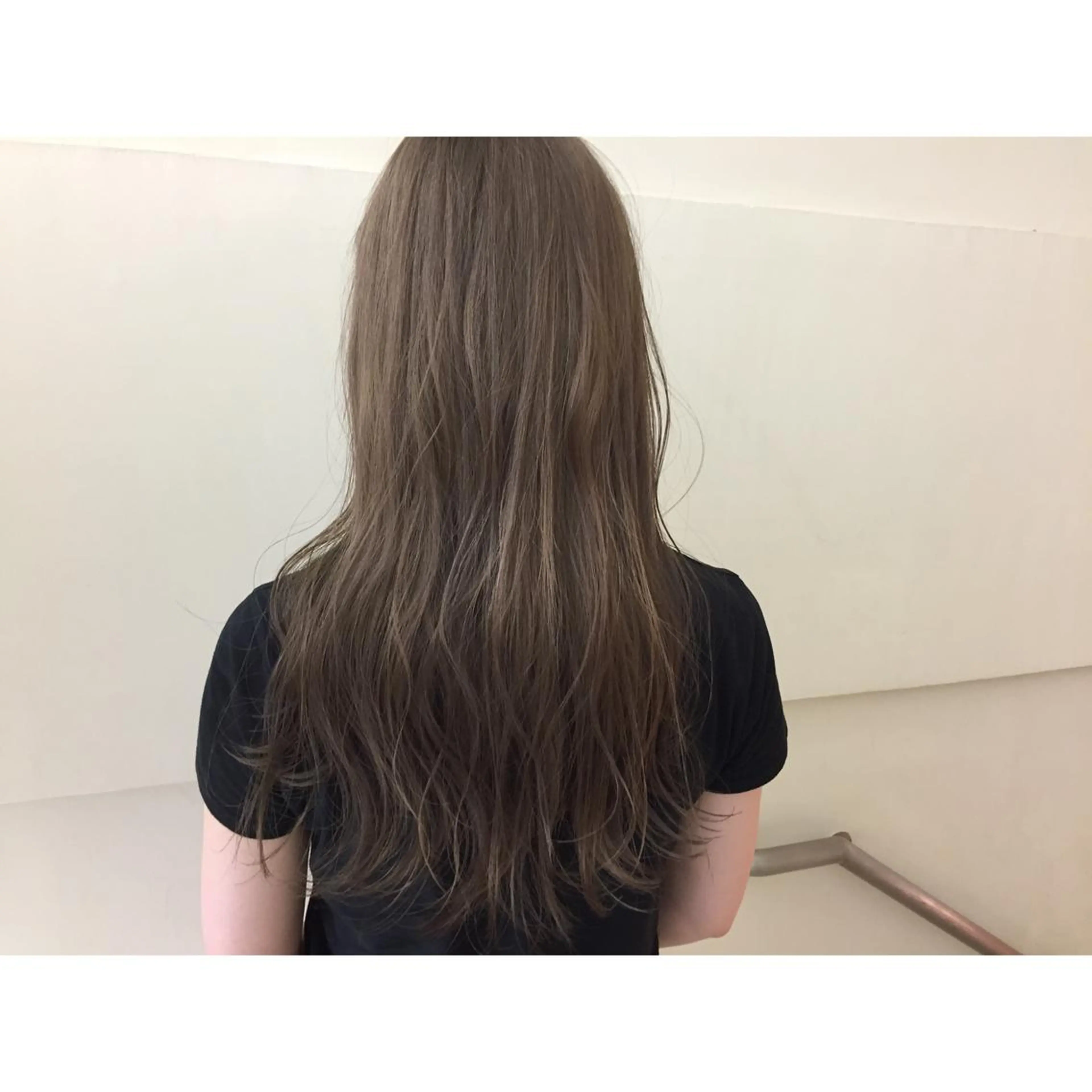 ロング カラー 加藤 利基のヘアスタイル