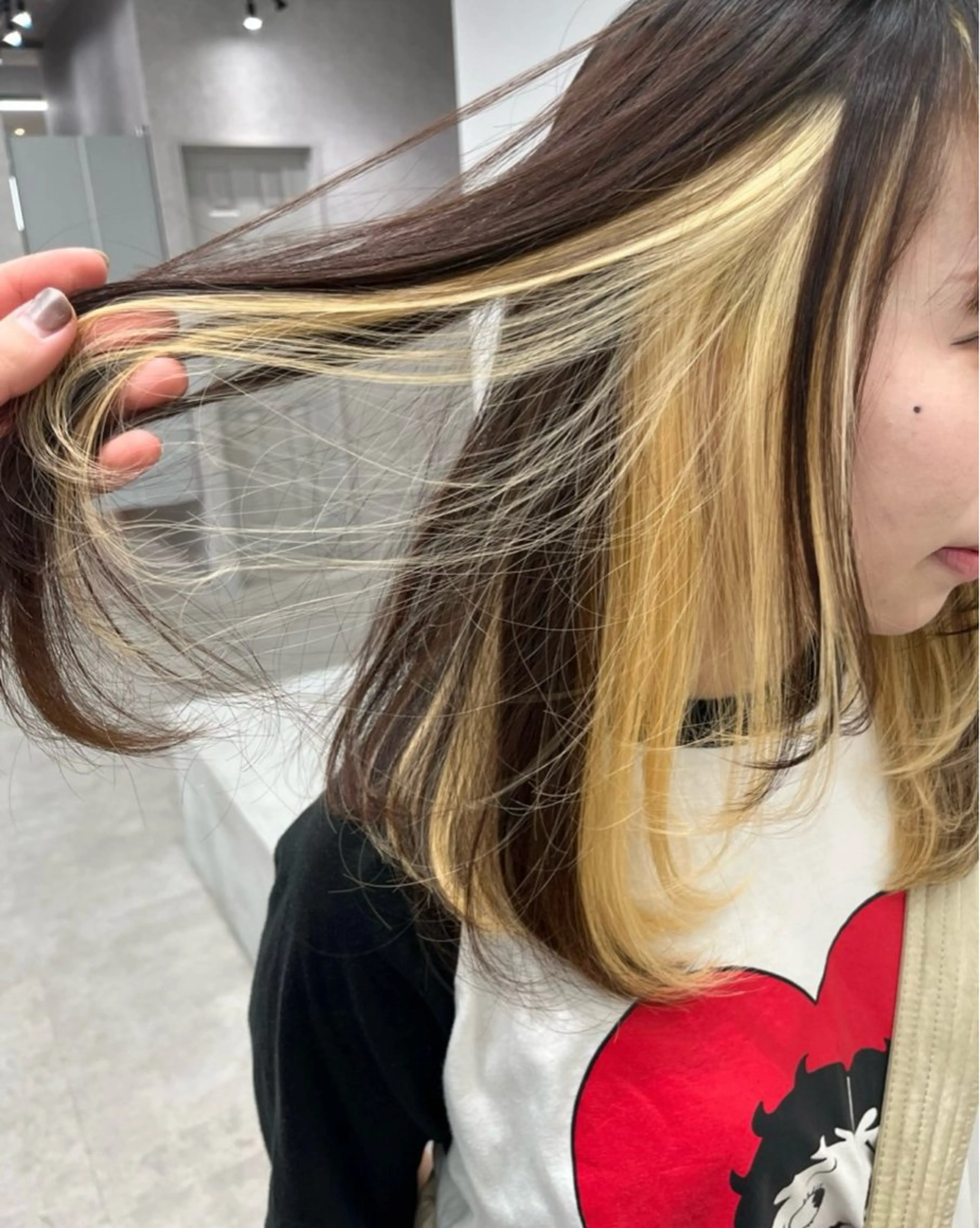 カラー 抜きっぱなしブロンド ブロンド インナーカラー 🩷hair salon dot. tokyo color 🩷所属・hao 🎀🫧のヘアスタイル