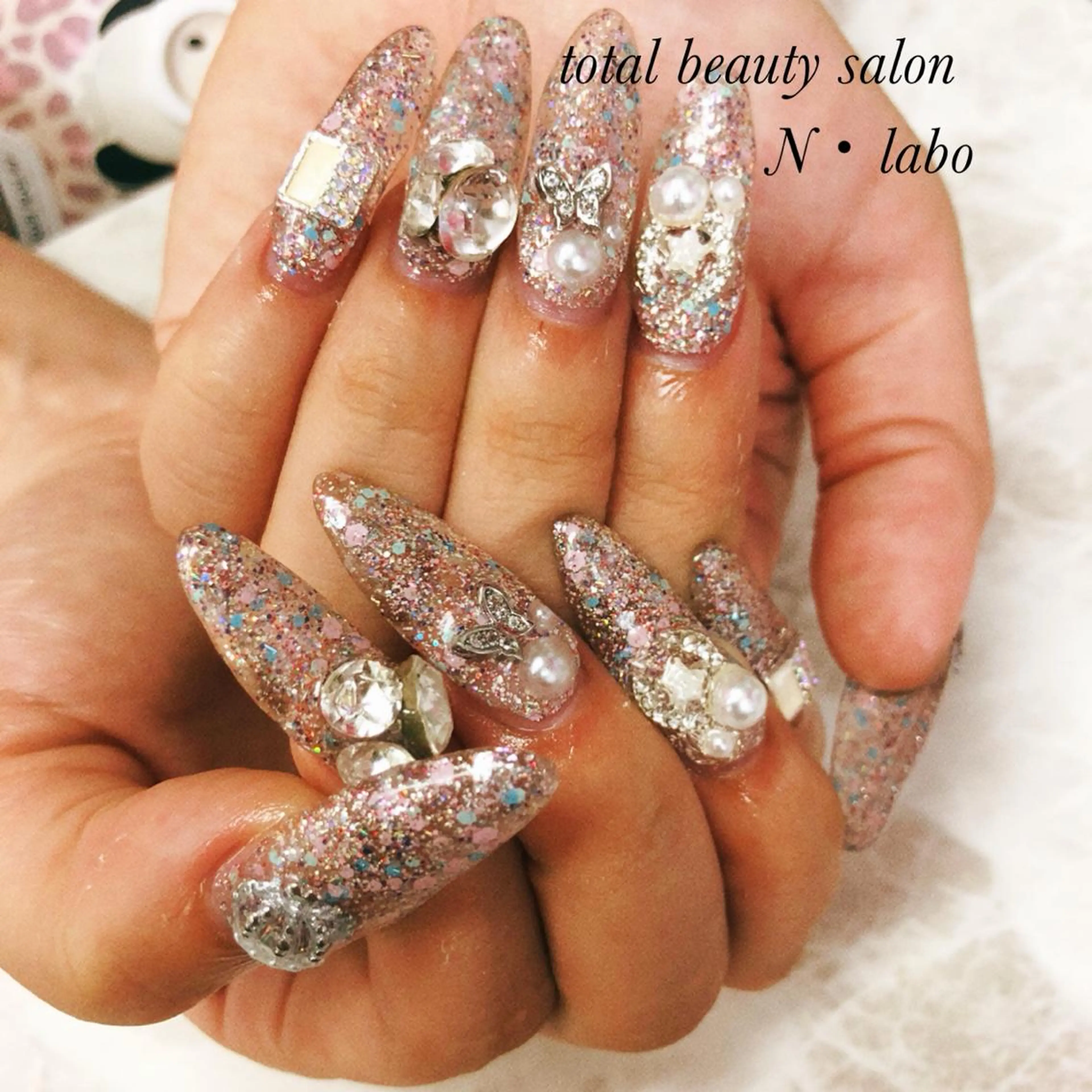 ネイル ラメ(グリッター) ロングネイル ピンク Gracias. rieのネイルデザイン