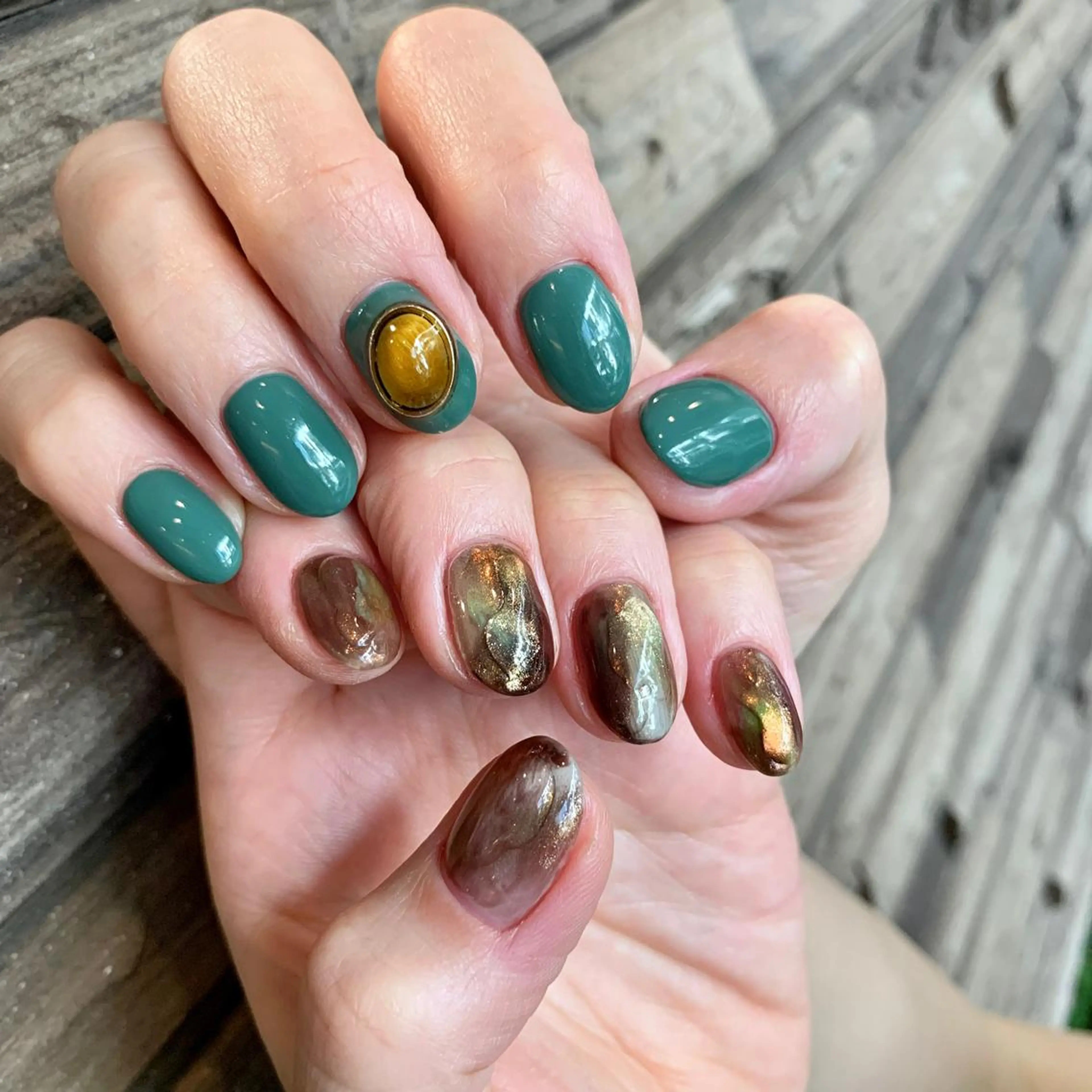 ネイル repos~ルポ~所属・里見 麗のネイルデザイン