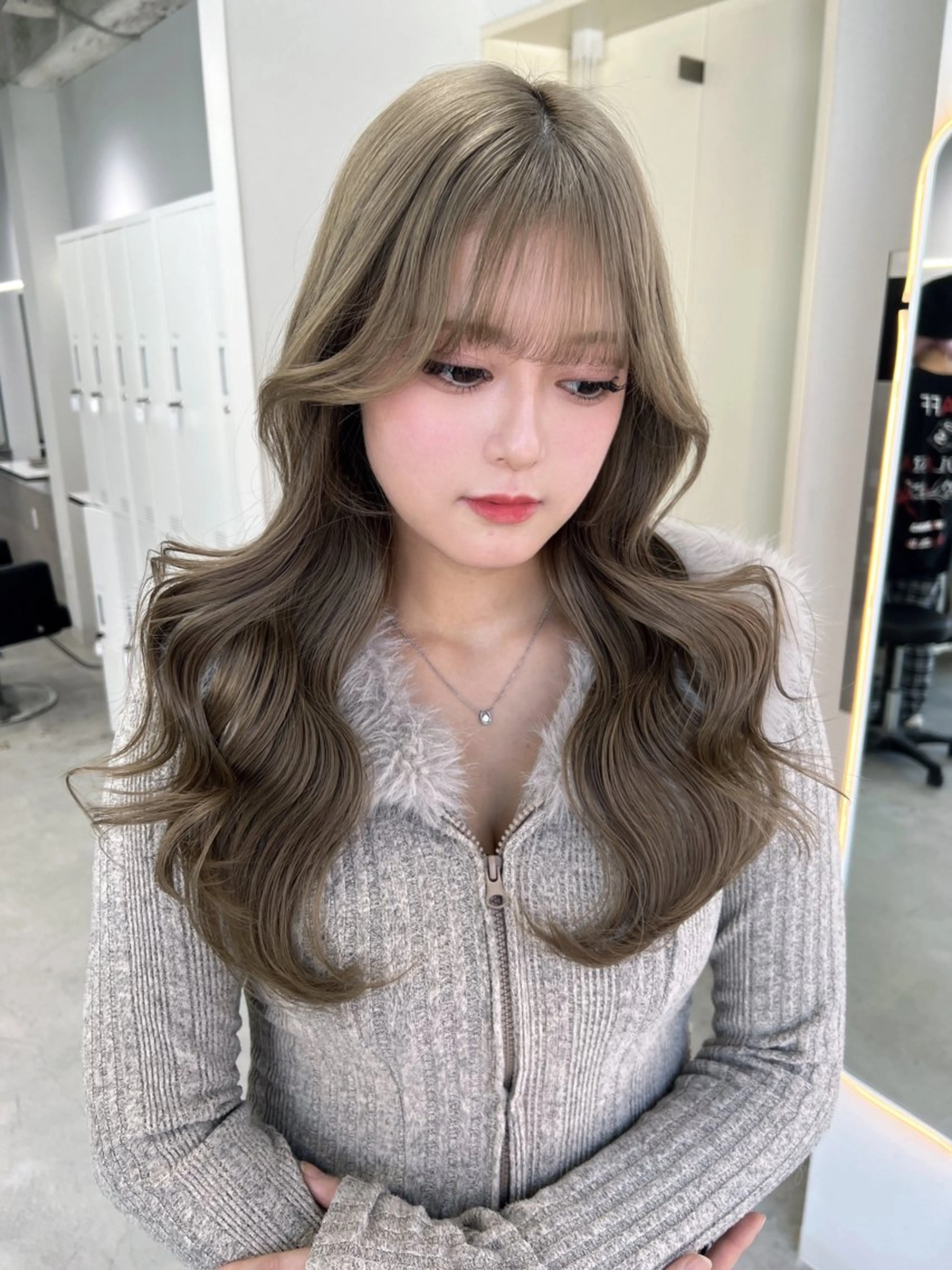 ロング カット ヘアカラー トリートメント maya レイヤーカットのヘアスタイル