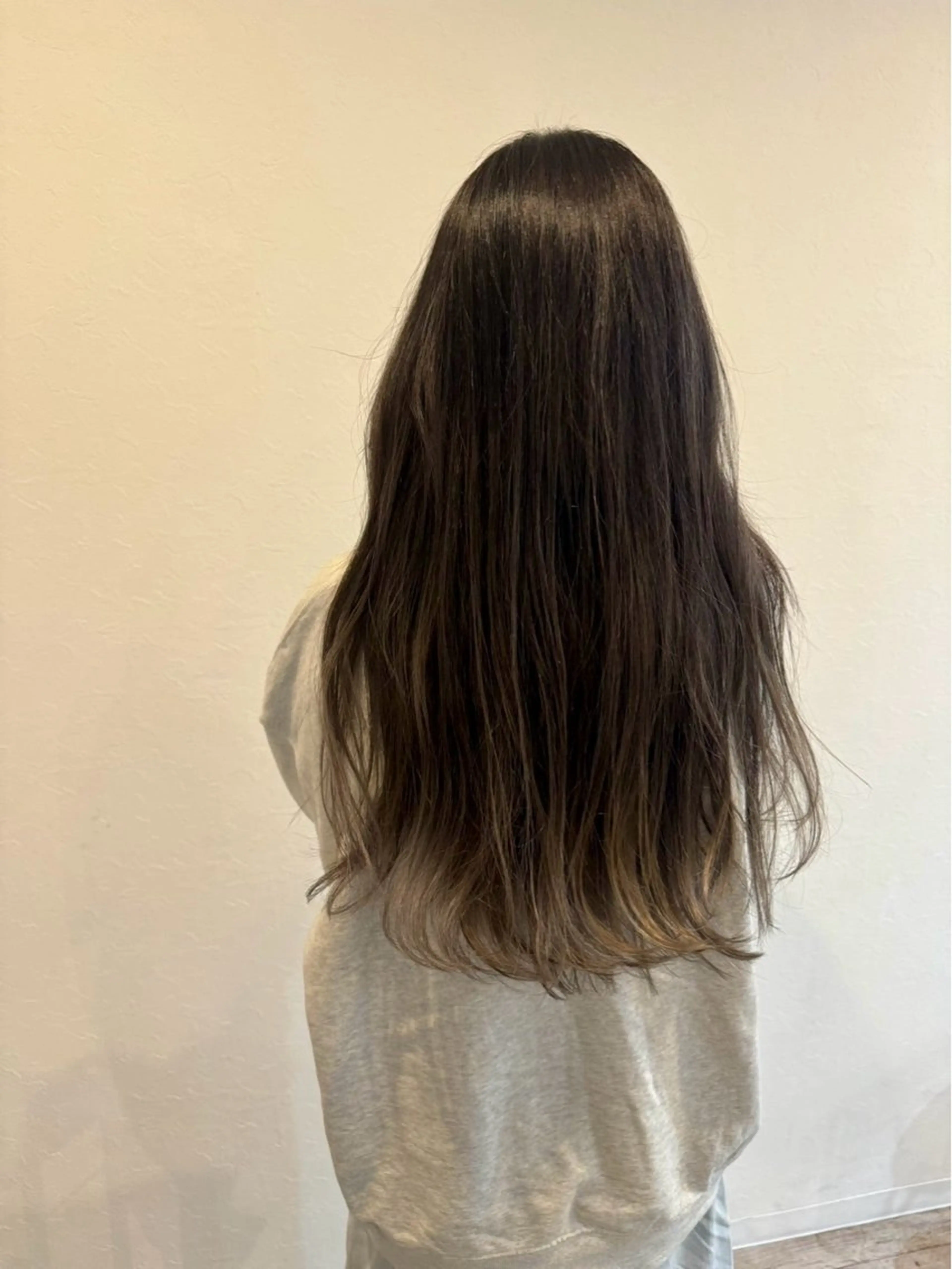 ロング カラー ヘアーズクレッセント所属・木村 まおのヘアスタイル