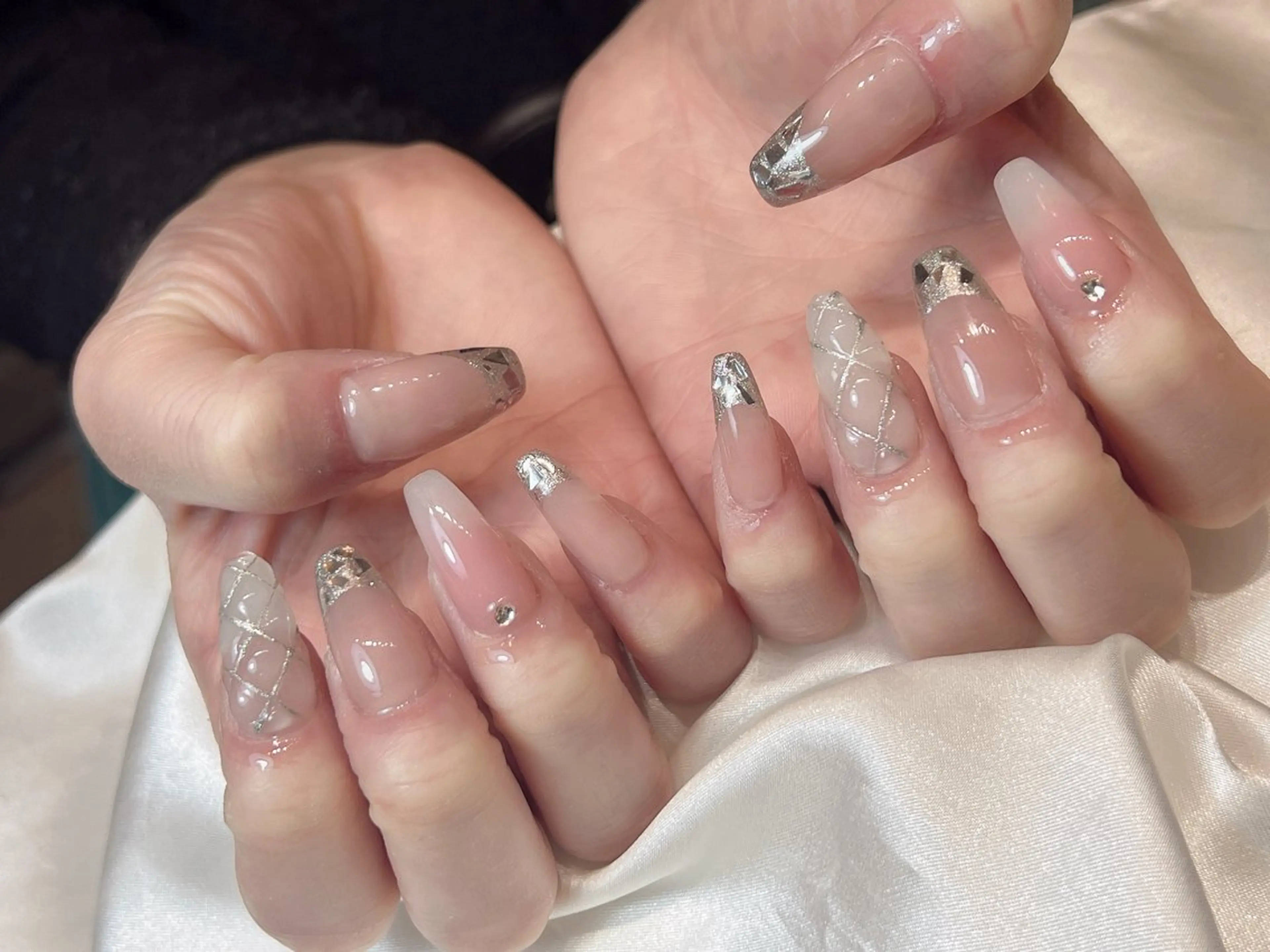 ネイル フレンチネイル ガラスフレンチ ハンドネイル bijou nails所属・bijou nails 蓮のネイルデザイン