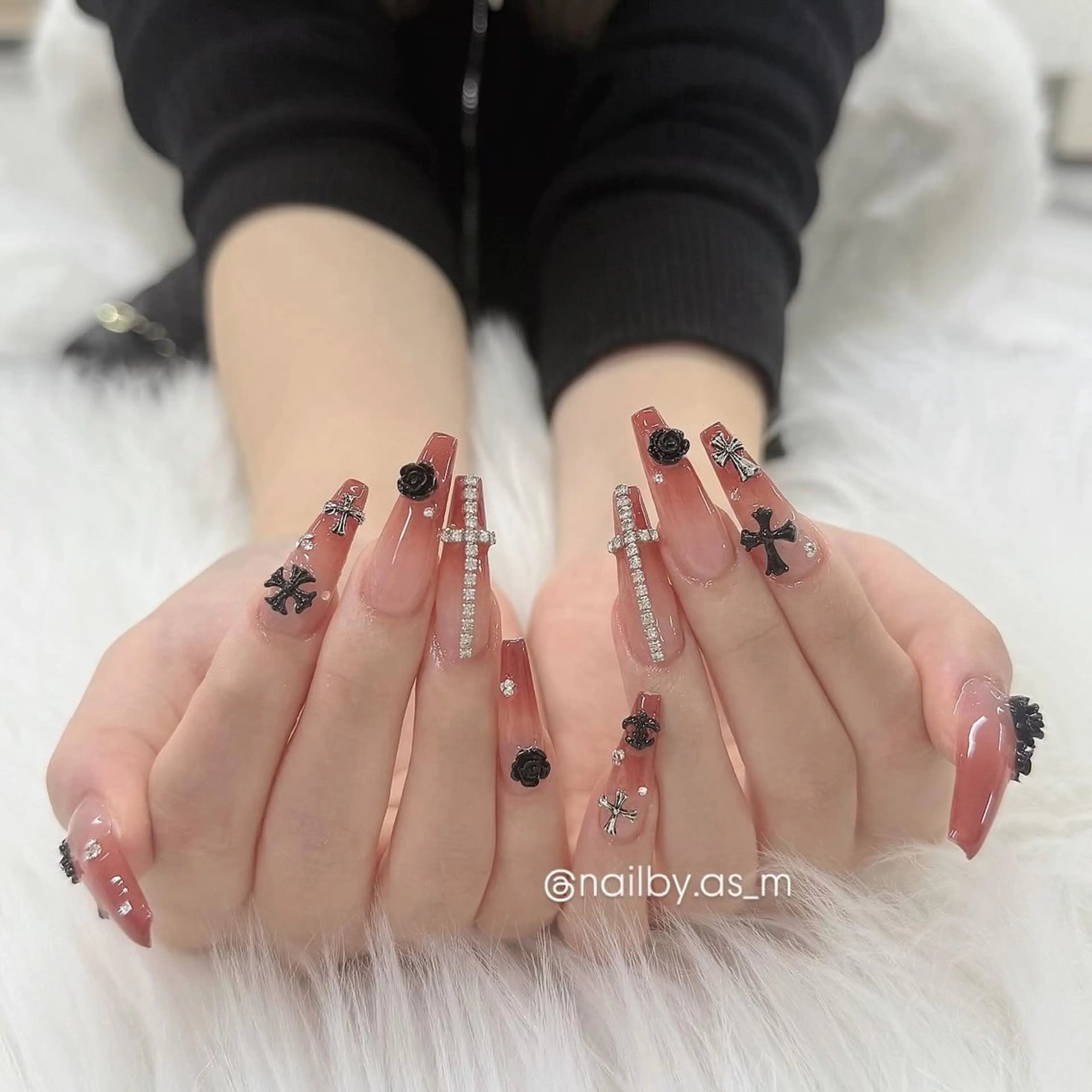 ネイル MARU Nail Salon所属・落合 明日美のネイルデザイン