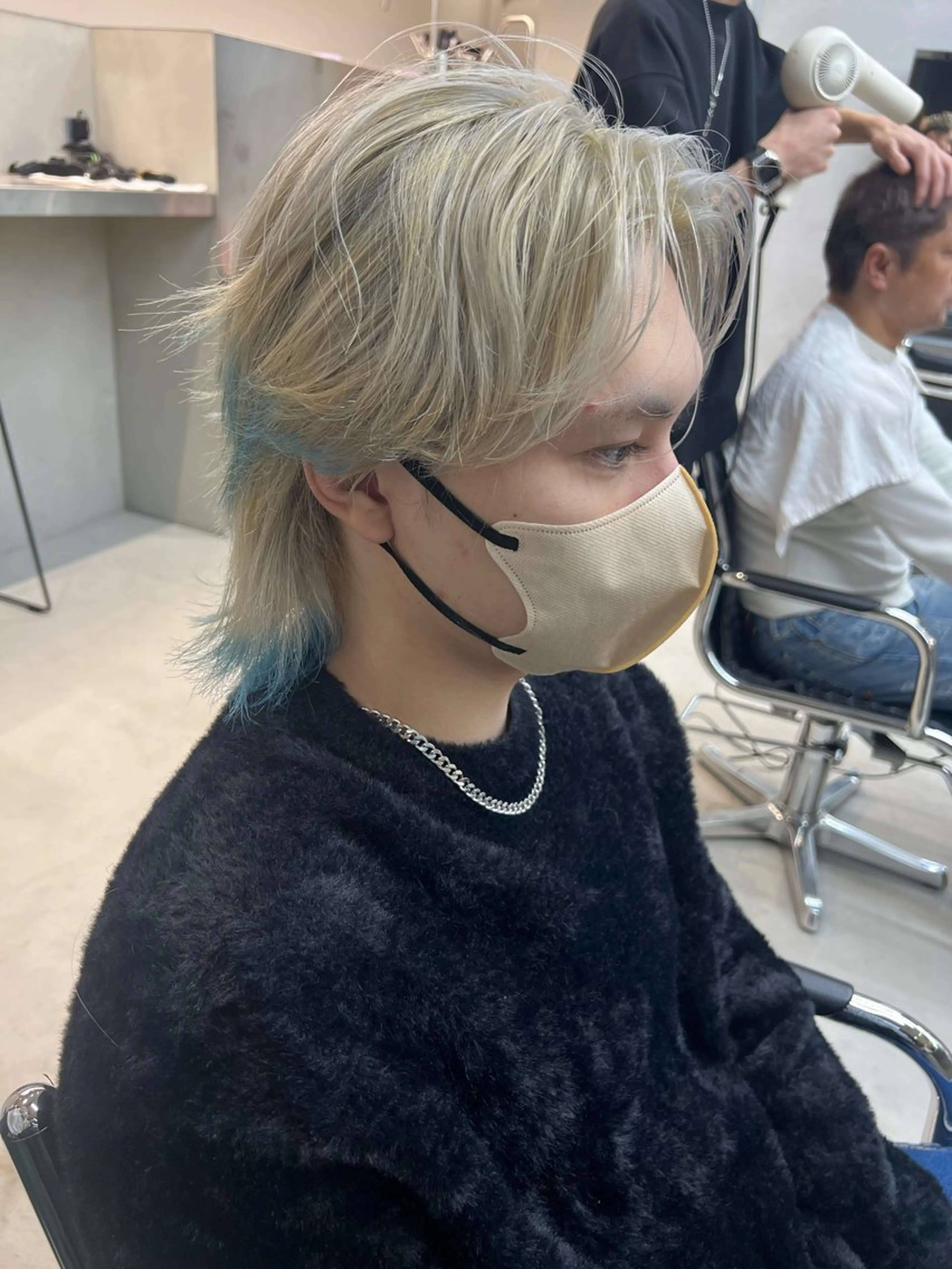 カラー メンズ ブロンド ブルーカラー ホワイトブロンド カット ヘアカラー 吉沢遣人/レイヤー 艶カラー/パーマのヘアスタイル