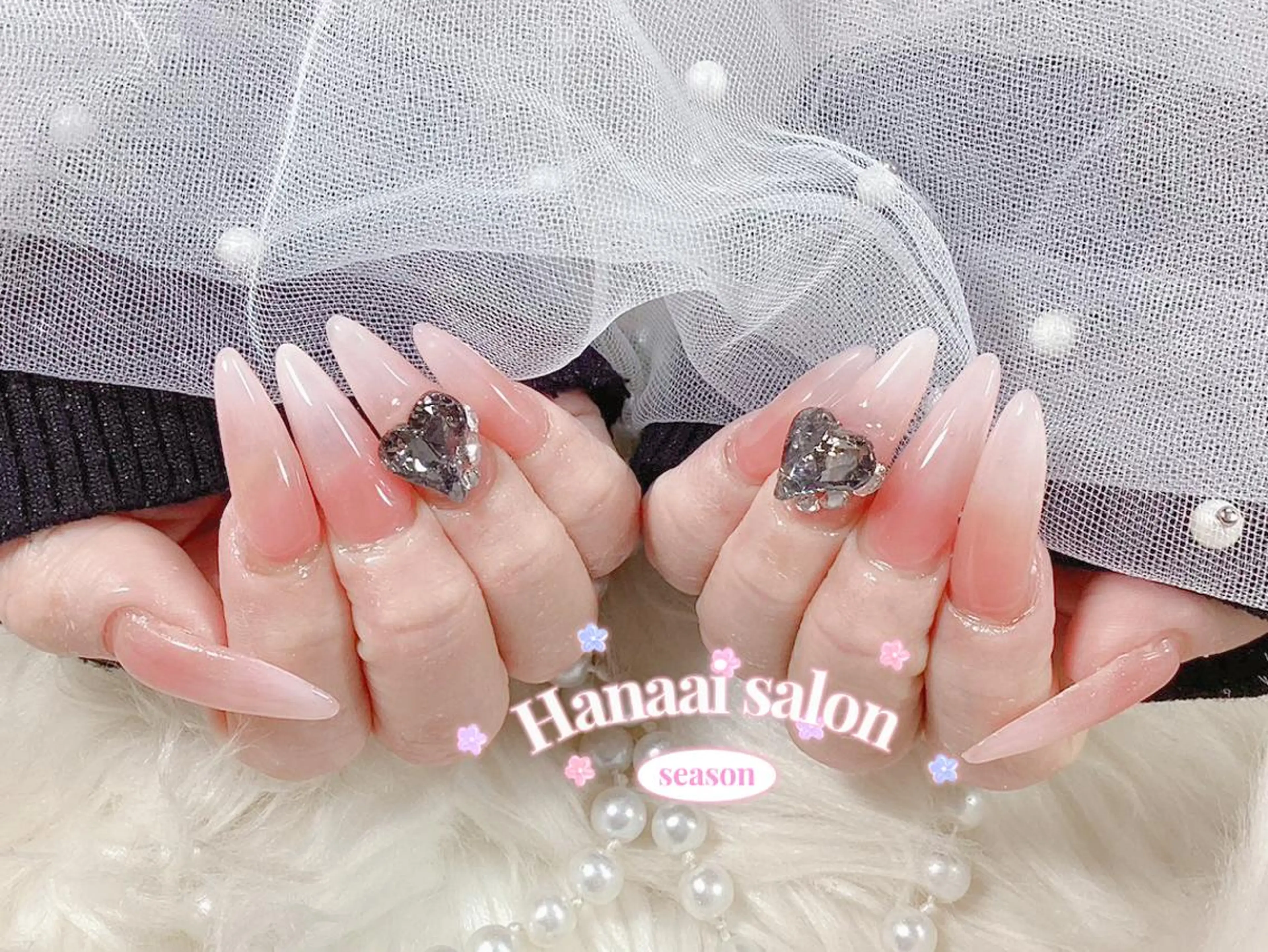 ネイル アートネイル フラッシュネイル フットネイル ジェルネイル グラデーション Hanaai Salon新宿店のネイルデザイン