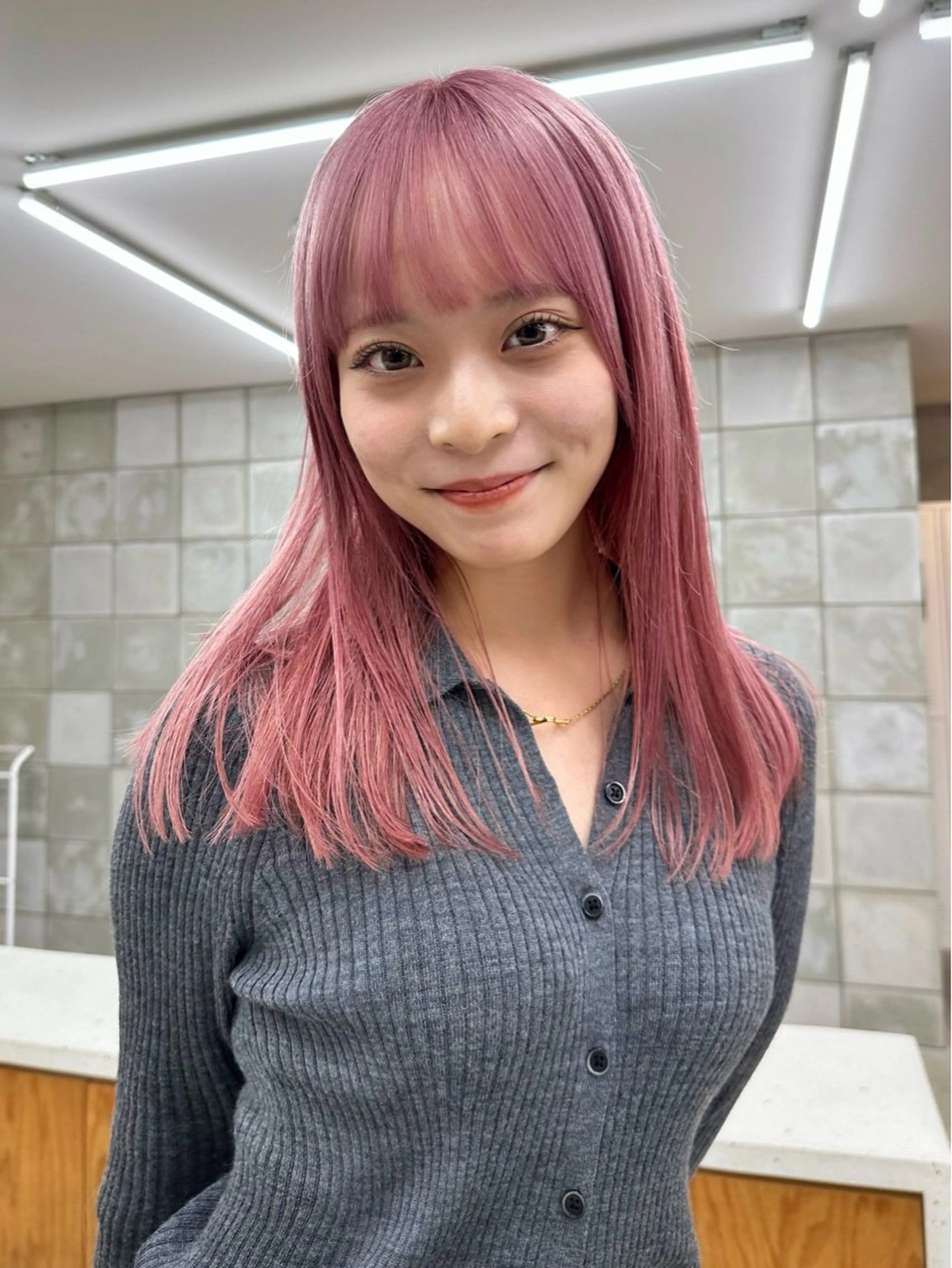 ミディアム カラー ベージュカラー ブリーチ ブロンド グレージュ ハイトーンカラー カット ヘアカラー パーマ /レイヤー 榛地渉馬 /矢場町のヘアスタイル