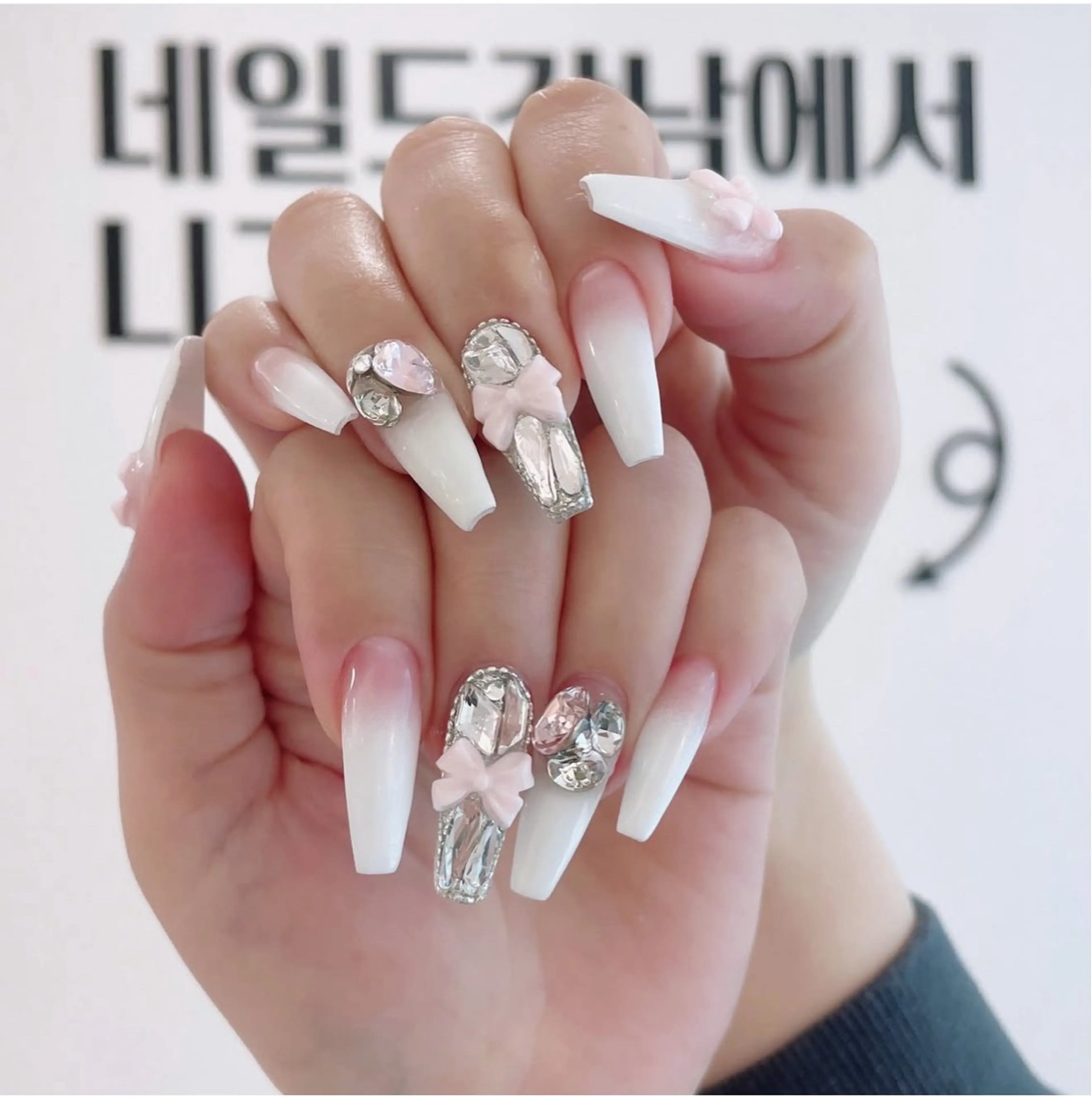 ネイル アートネイル ジェルネイル ネイルチップ Rin Rin TA Nailのネイルデザイン