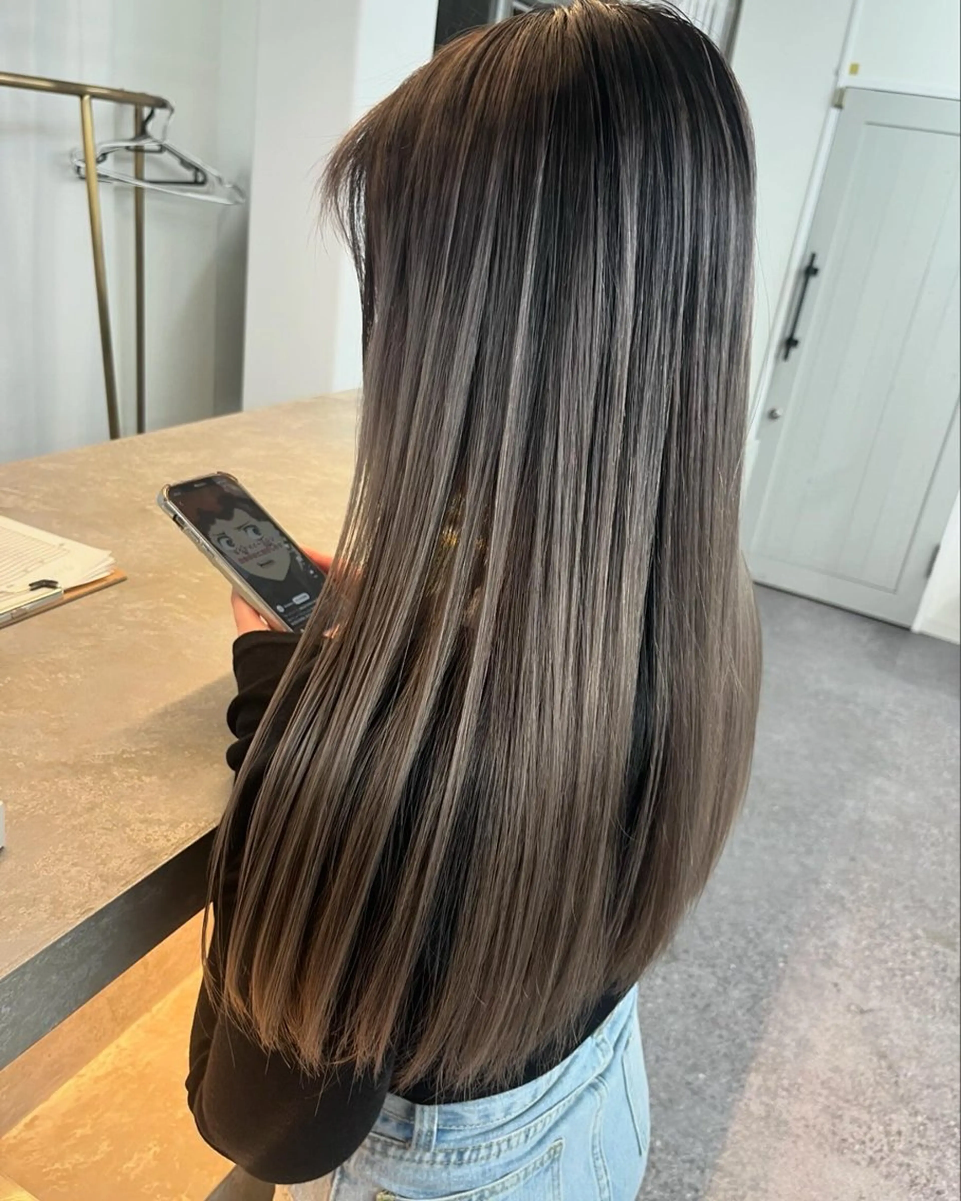 【ダメージや癖が気になる方へ】酸性ストレート+メンテカット+ケア込み ※ブリーチ毛対応・複雑履歴◎の写真