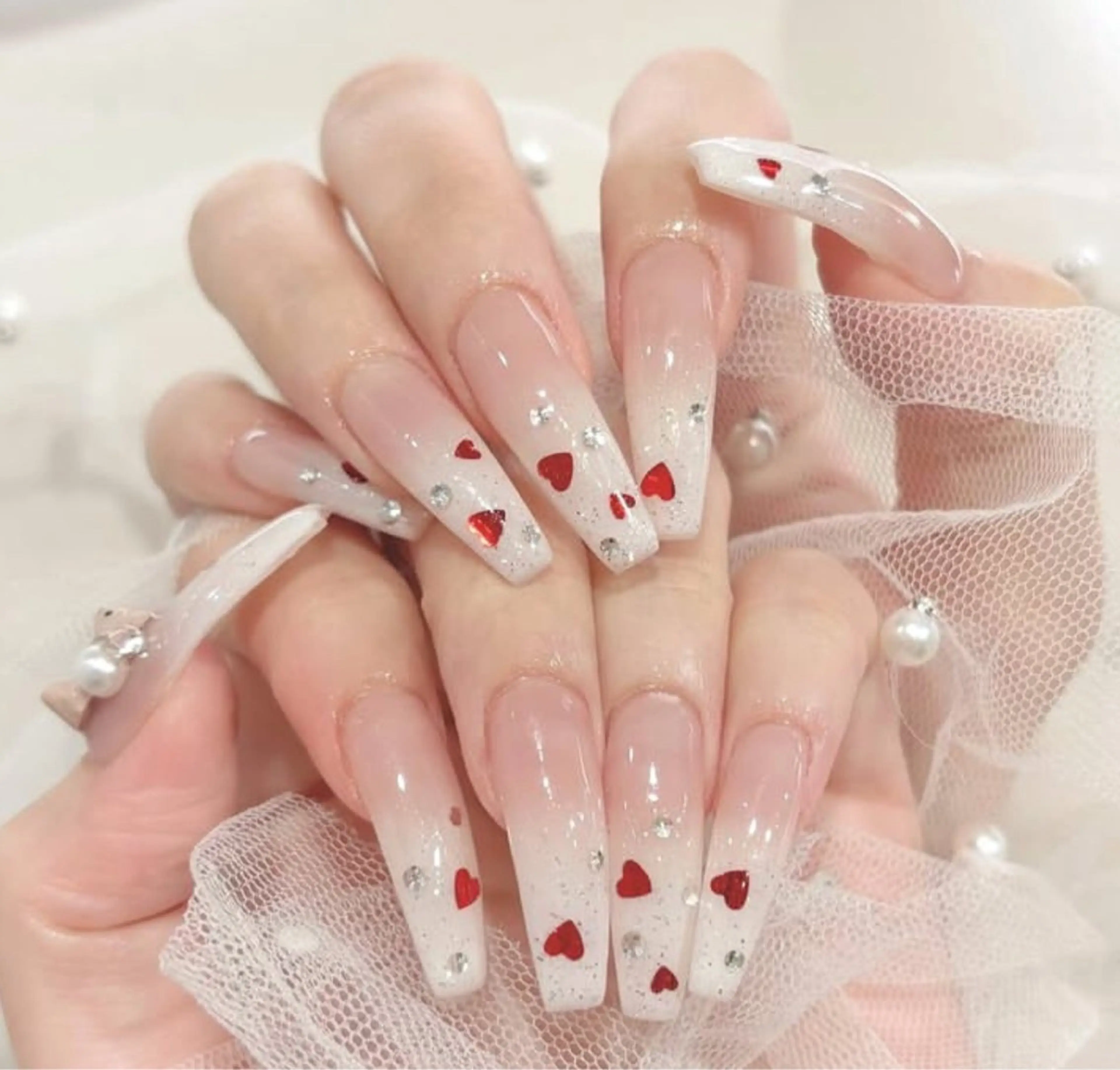 ネイル 長さ出し グラデーション キラキラネイル 韓国ネイル ラメ(グリッター) ハンドネイル ハンドケア Chisa Nail Studio所属・チ サのネイルデザイン