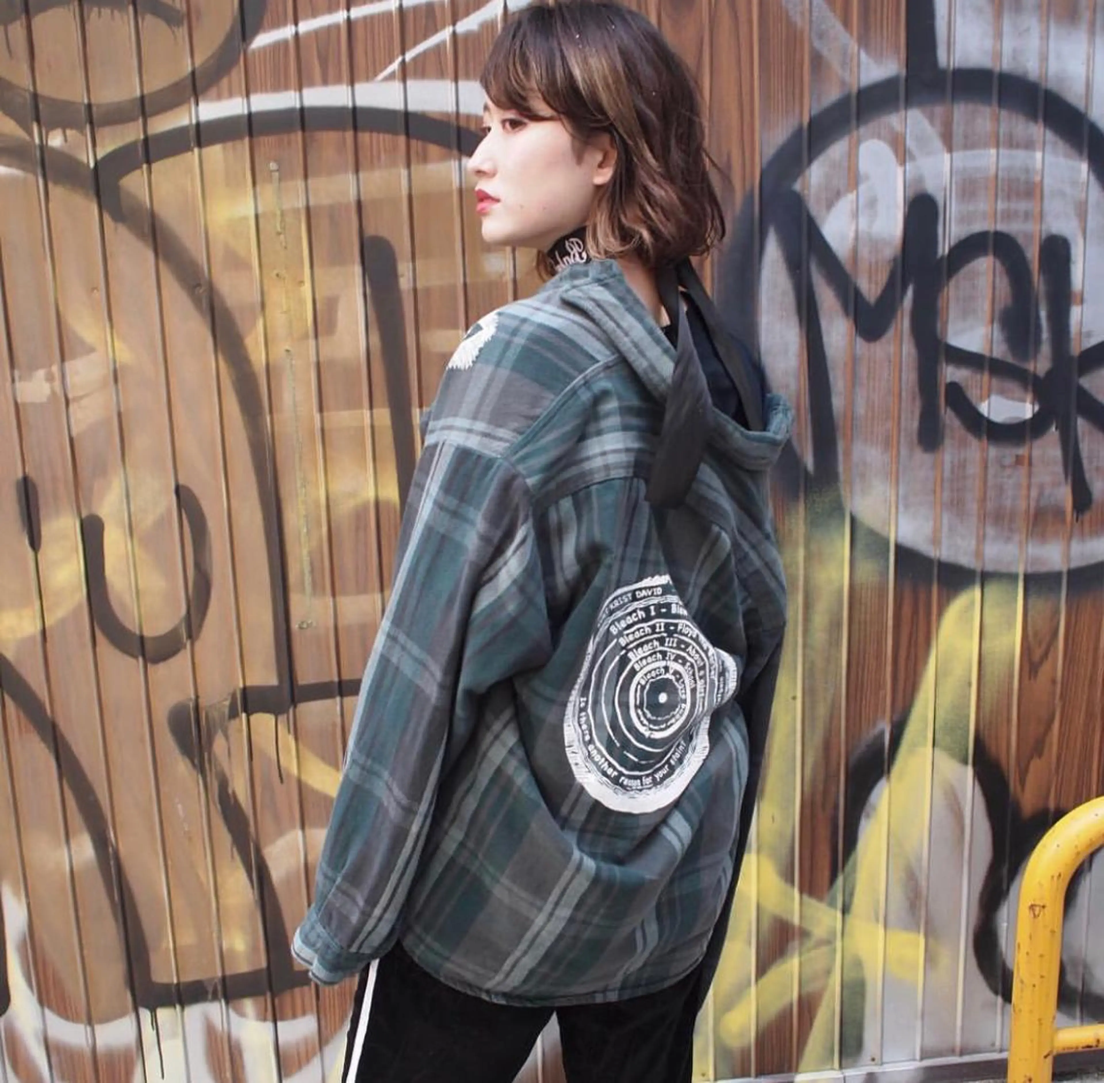 ミディアム カラー ウルフカット/吉村 桃子のヘアスタイル