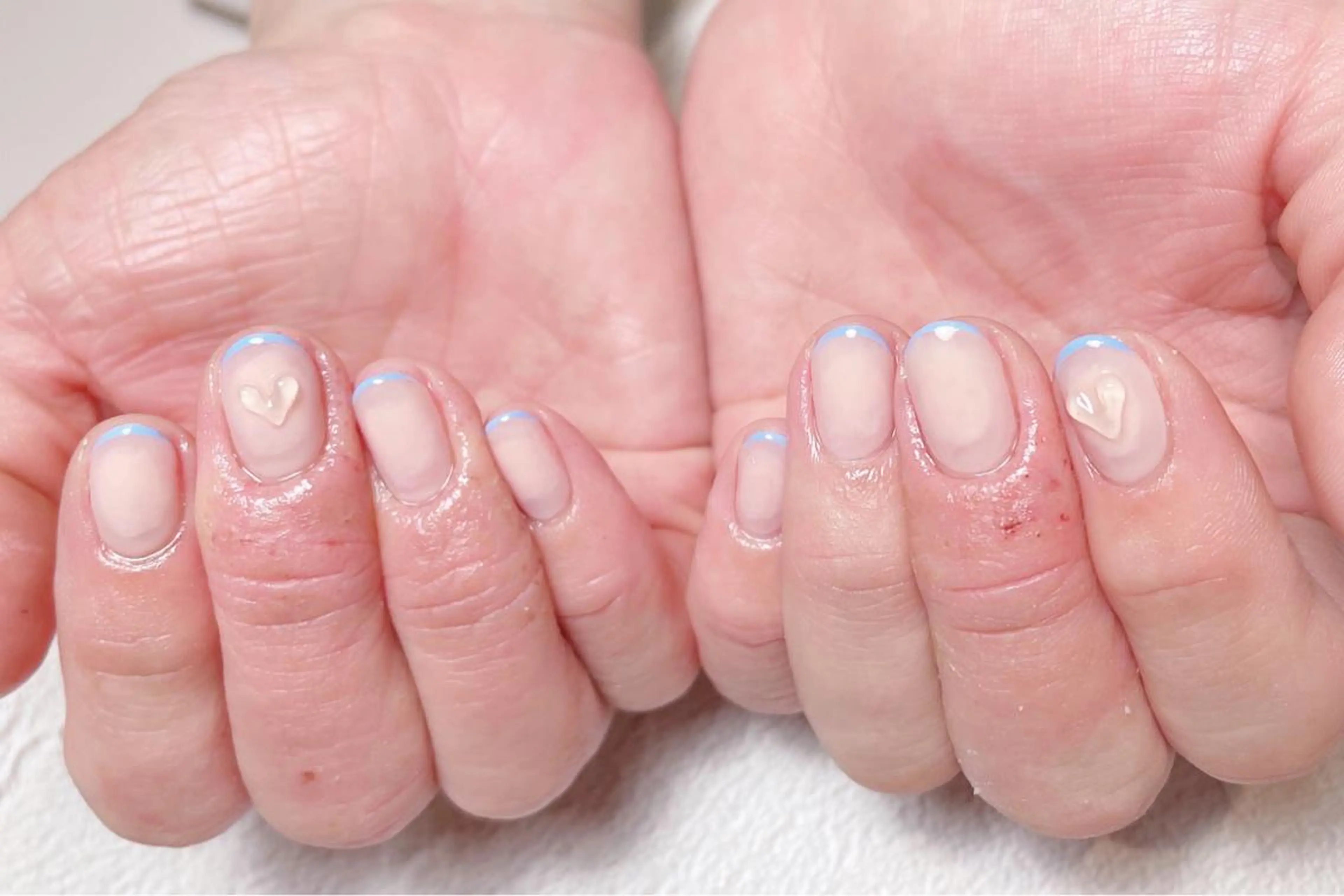 ネイル ブルー チークネイル ジェルネイル ハート 持ち込み ハンドネイル 小林 ゆりあのネイルデザイン