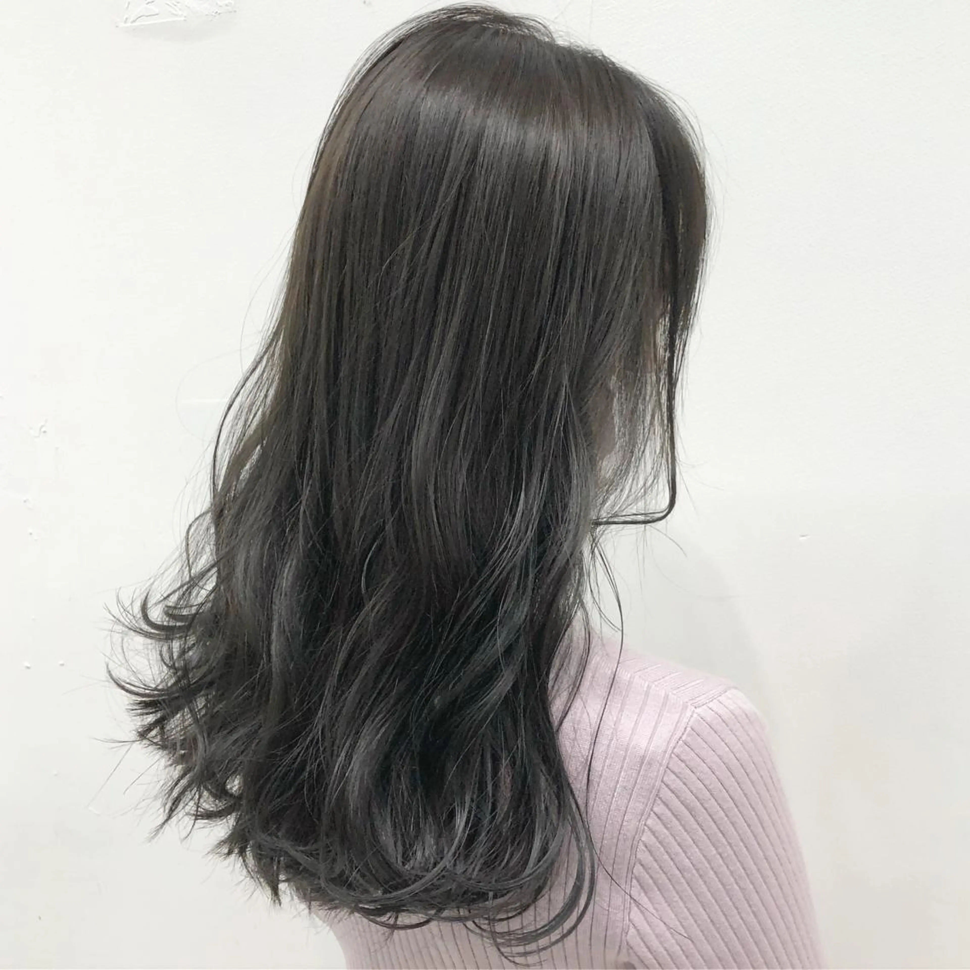ロング カラー グレージュ アイスグレージュ カット ヘアカラー トリートメント GO TODAY SHAIRE SALON原宿vita店舗所属・🩷完全マンツーマン 💖ASAHIのヘアスタイル