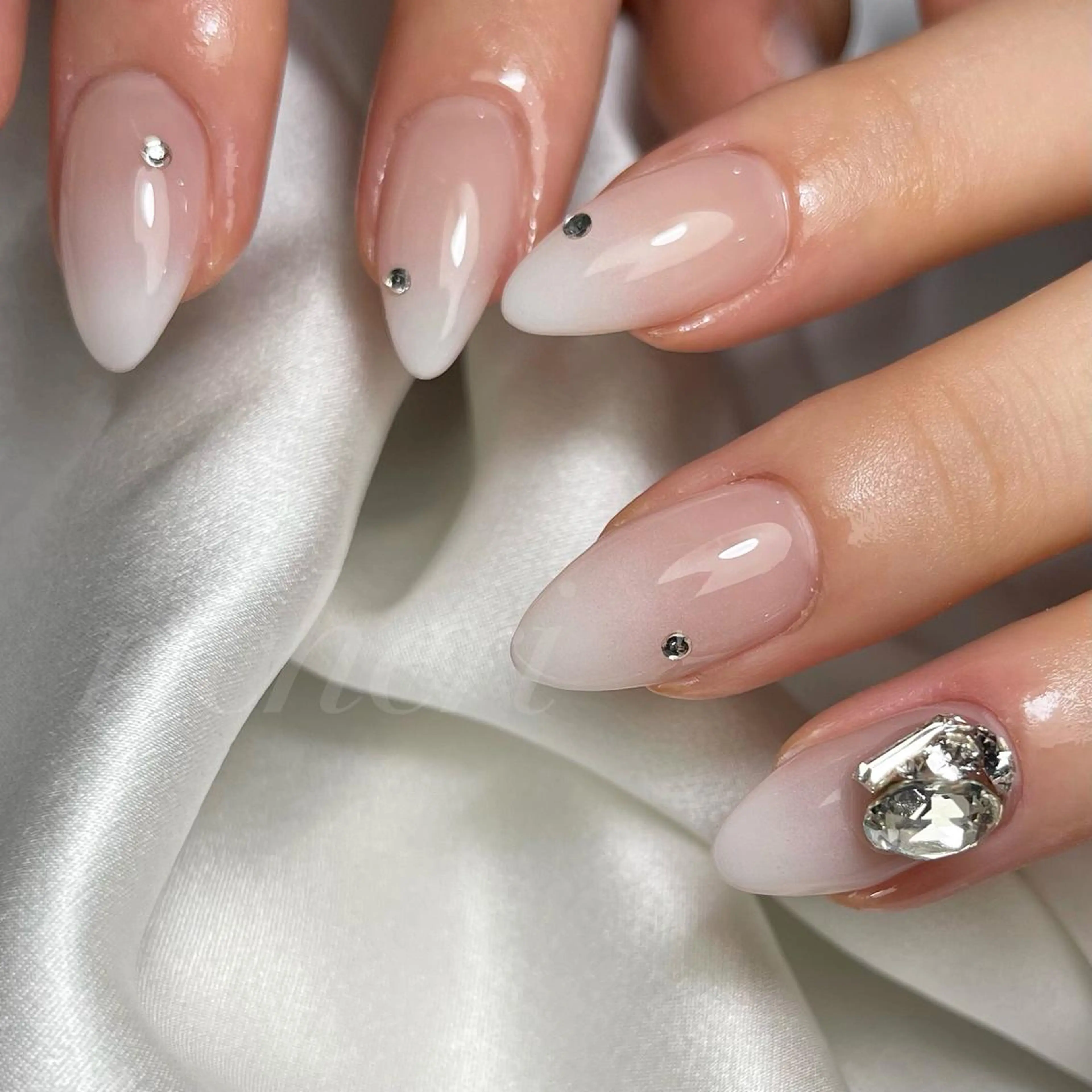 ミディアム ネイル ハンドネイル richeri beautyのエステ・リラクイメージ