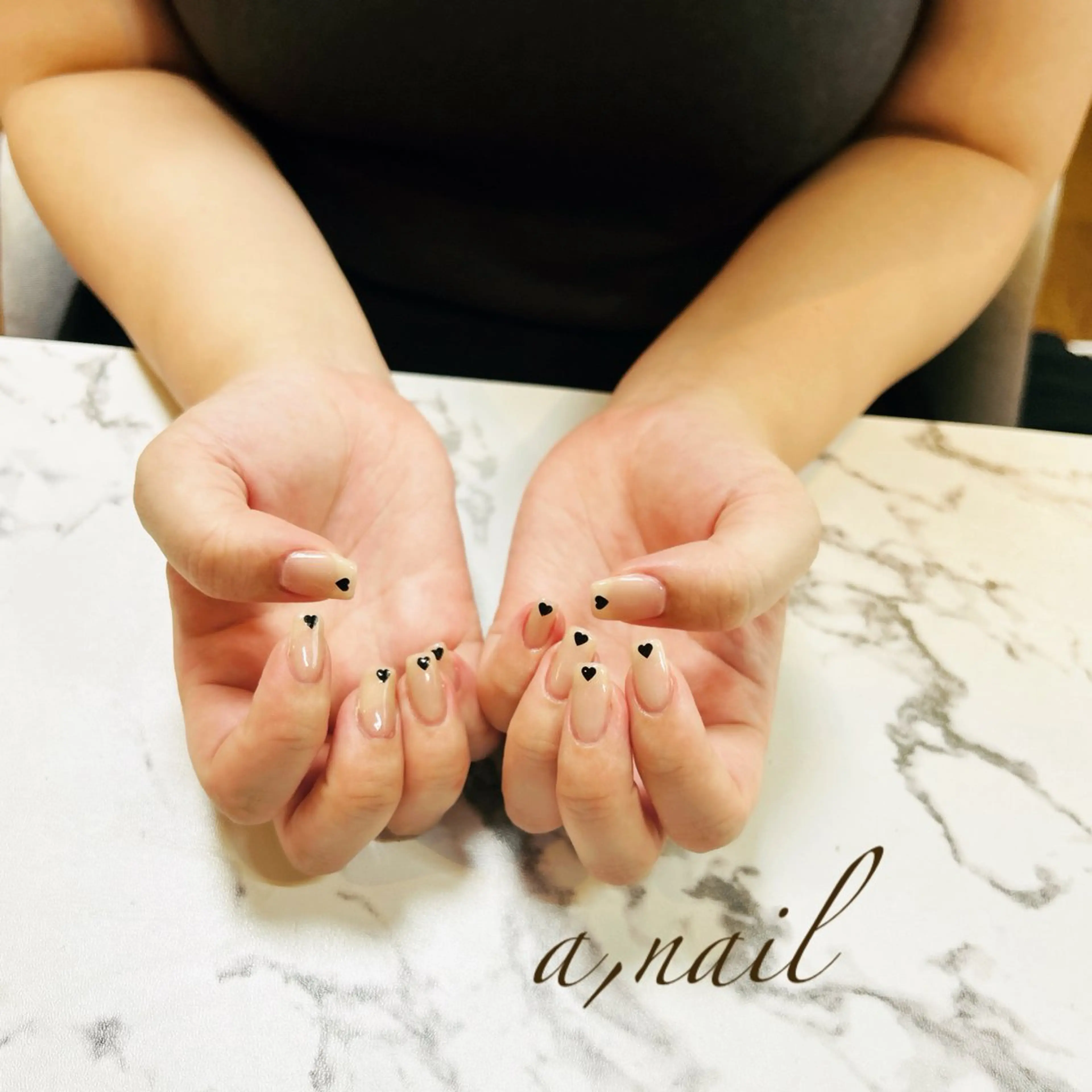 ネイル ハート キラキラネイル ワンカラーネイル シンプルネイル ハンドネイル ネイルサロン エーネイルのネイルデザイン