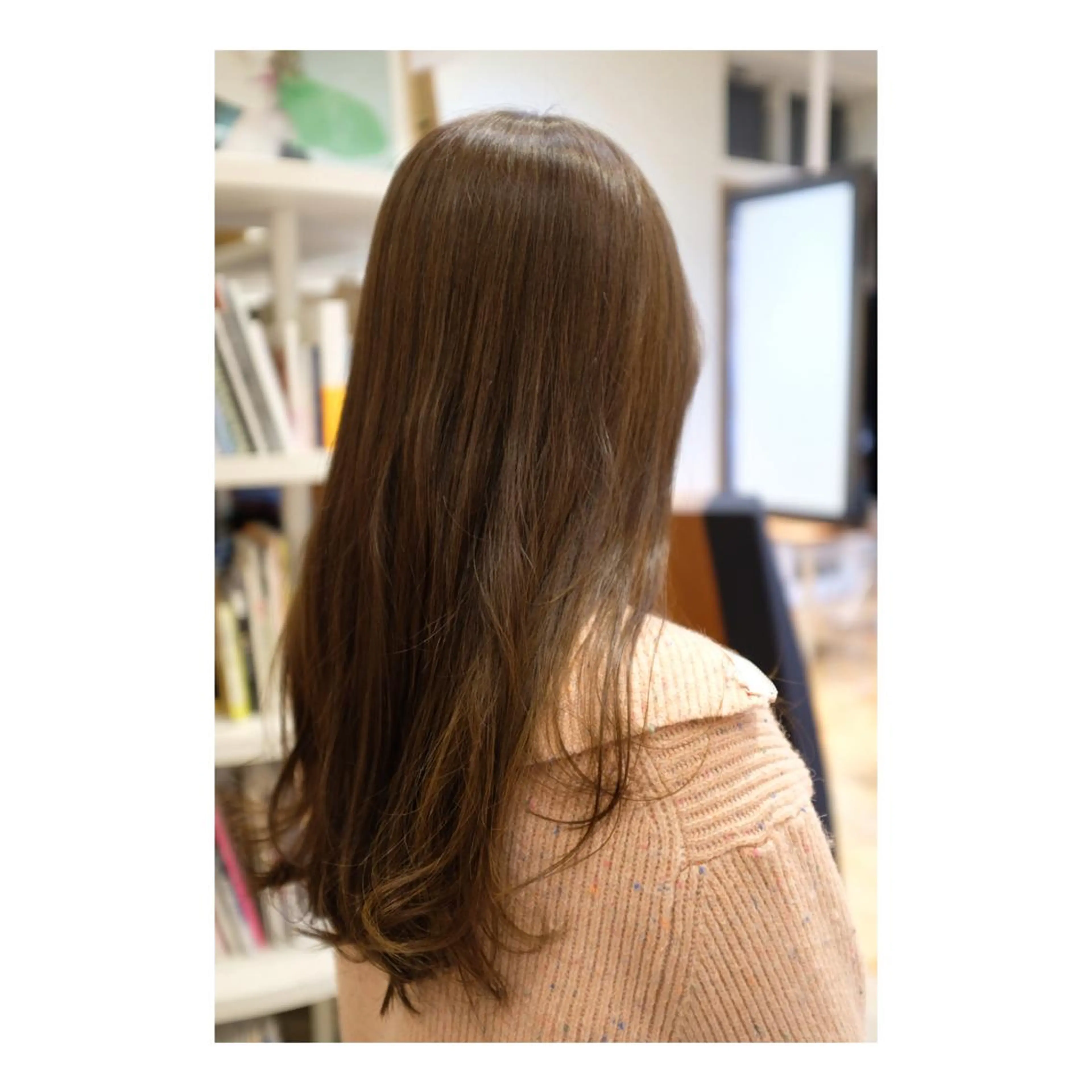 セミロング カラー ショートカット／ 明千のヘアスタイル