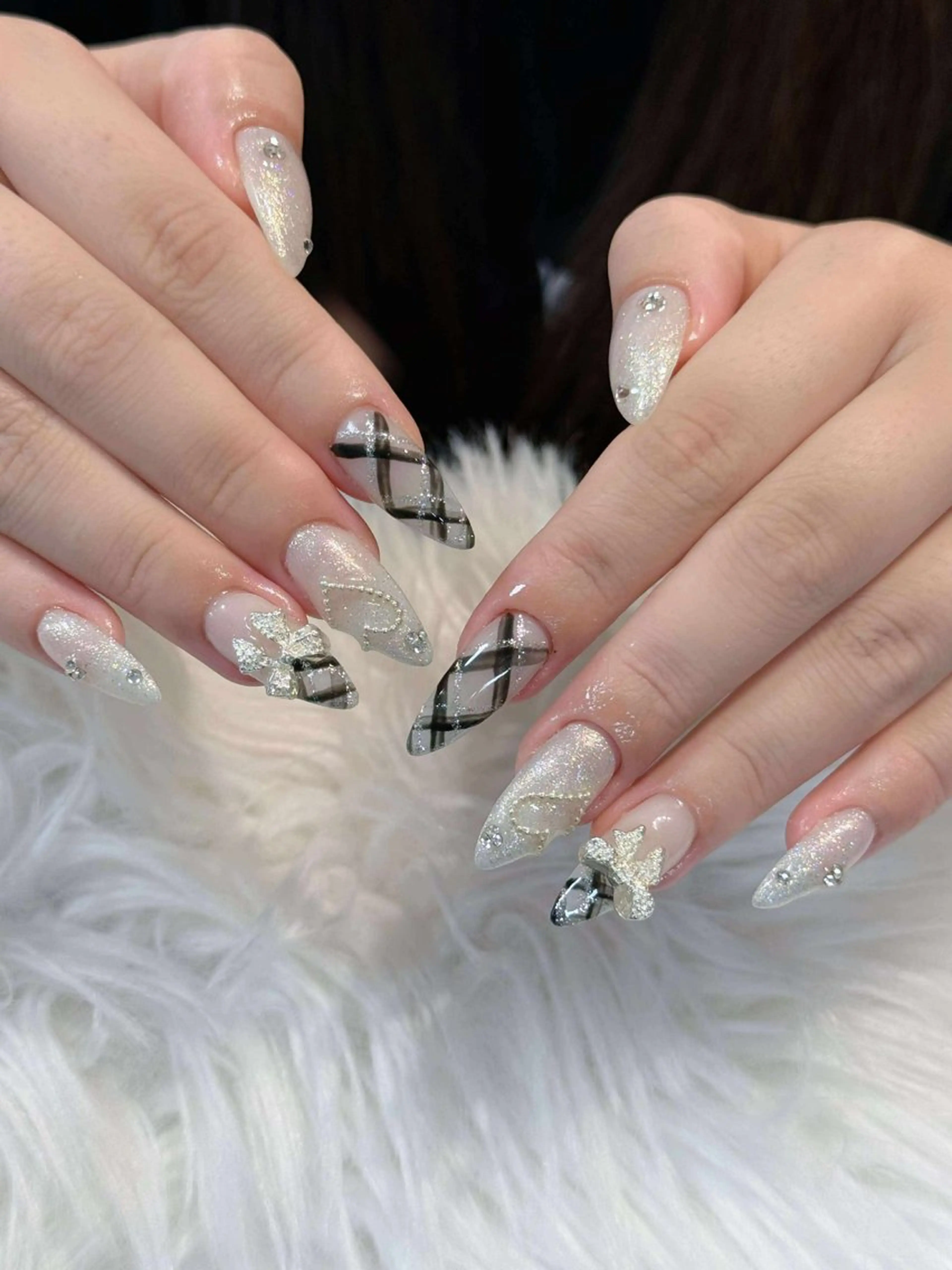 ネイル フレンチネイル ジェルネイル キラキラネイル 韓国ネイル マグネットネイル Julli NailStudioのネイルデザイン