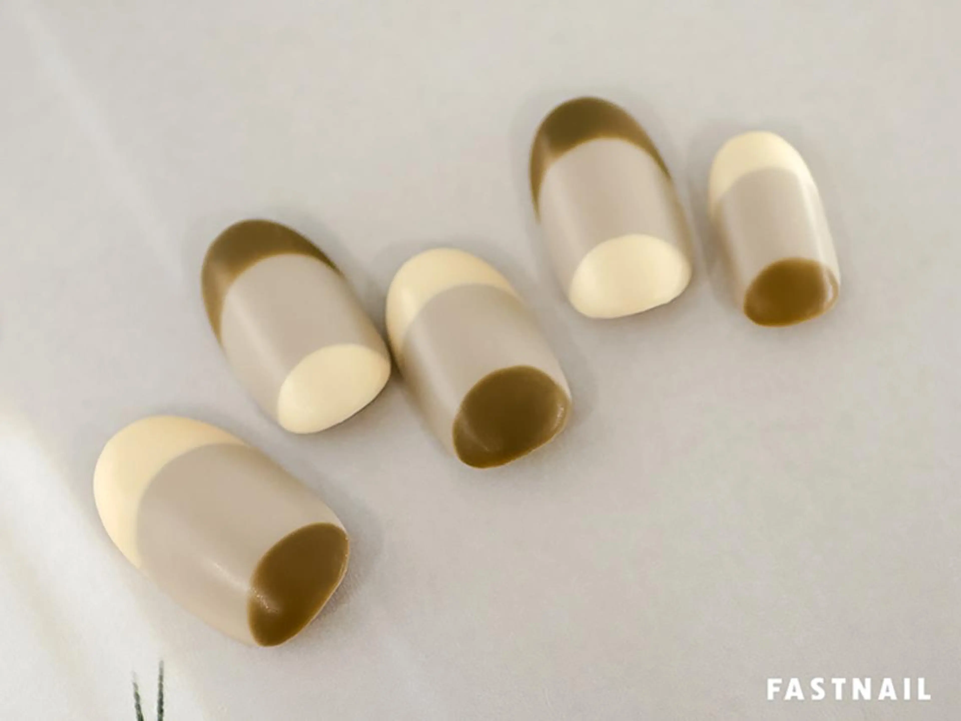 ネイル フレンチネイル ファストネイル　ロコ 志免のネイルデザイン