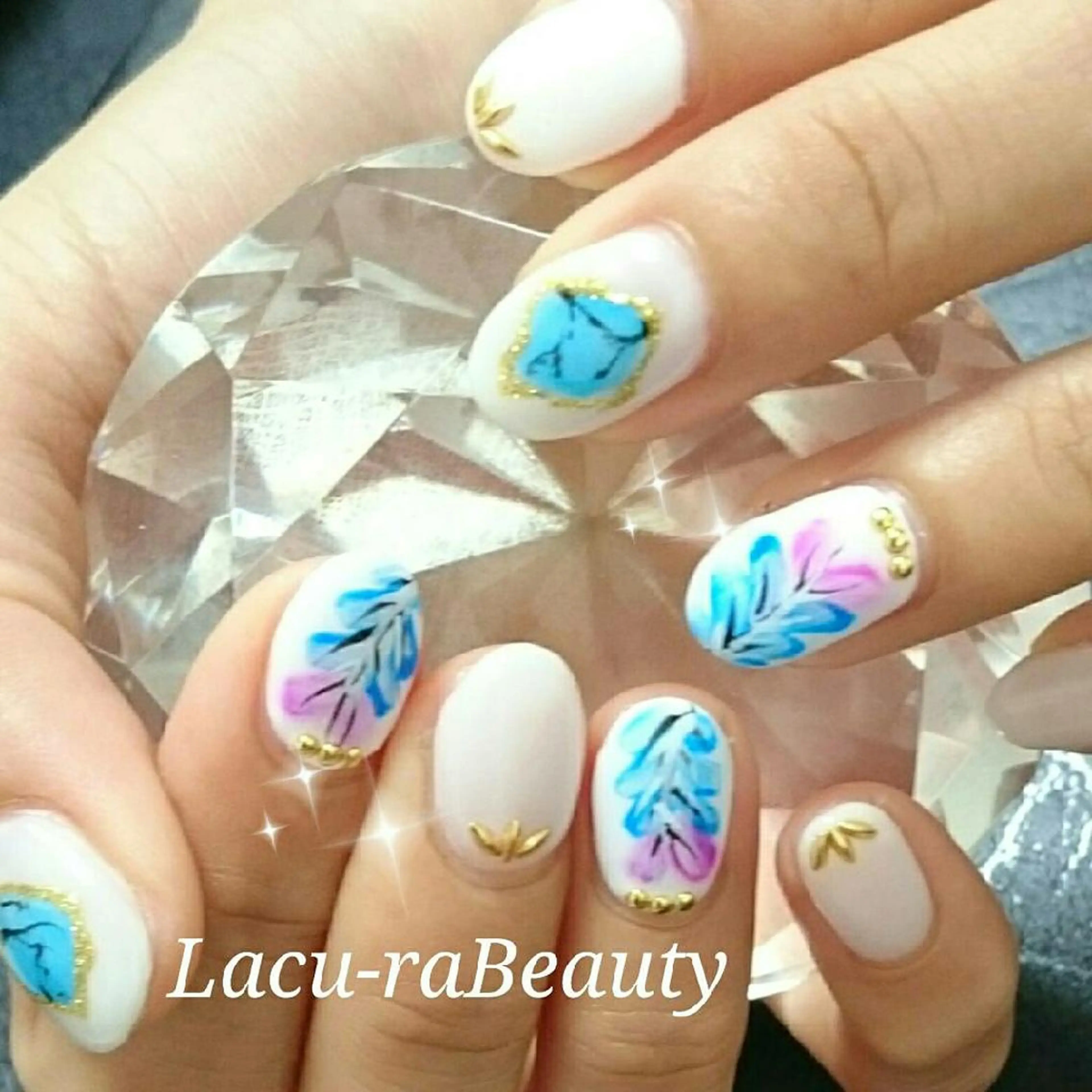 ネイル アートネイル フットネイル 小顔と腸の専門店 ラクーラビューティのエステ・リラクイメージ