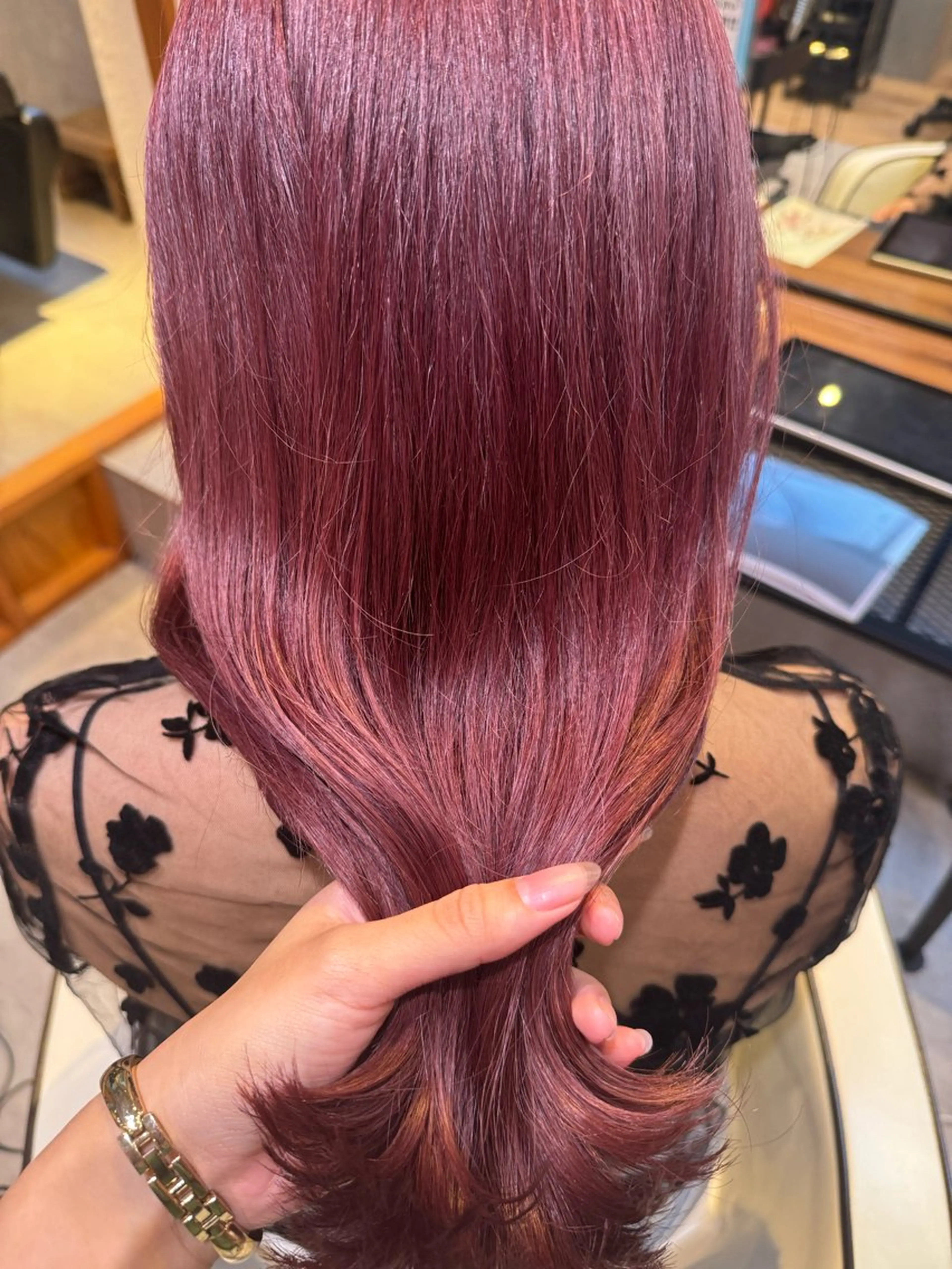 セミロング カラー ヘアアレンジ ブリーチ ピンクカラー ヘアカラー 女性専用サロンiiro【イロ】所属・【韓国ヘア/透明感 カラー】makotoのヘアスタイル