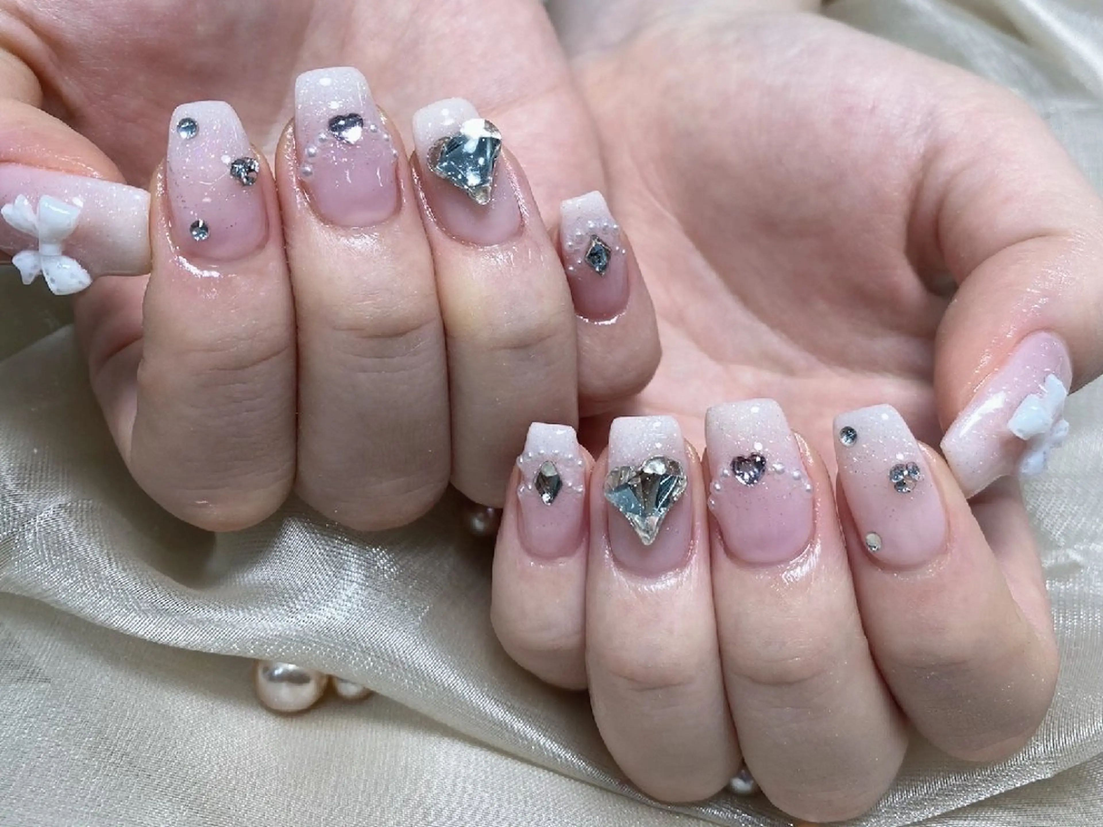 ネイル アートネイル フラワーネイル フットネイル ジェルネイル キラキラネイル UM Nail Salonのネイルデザイン