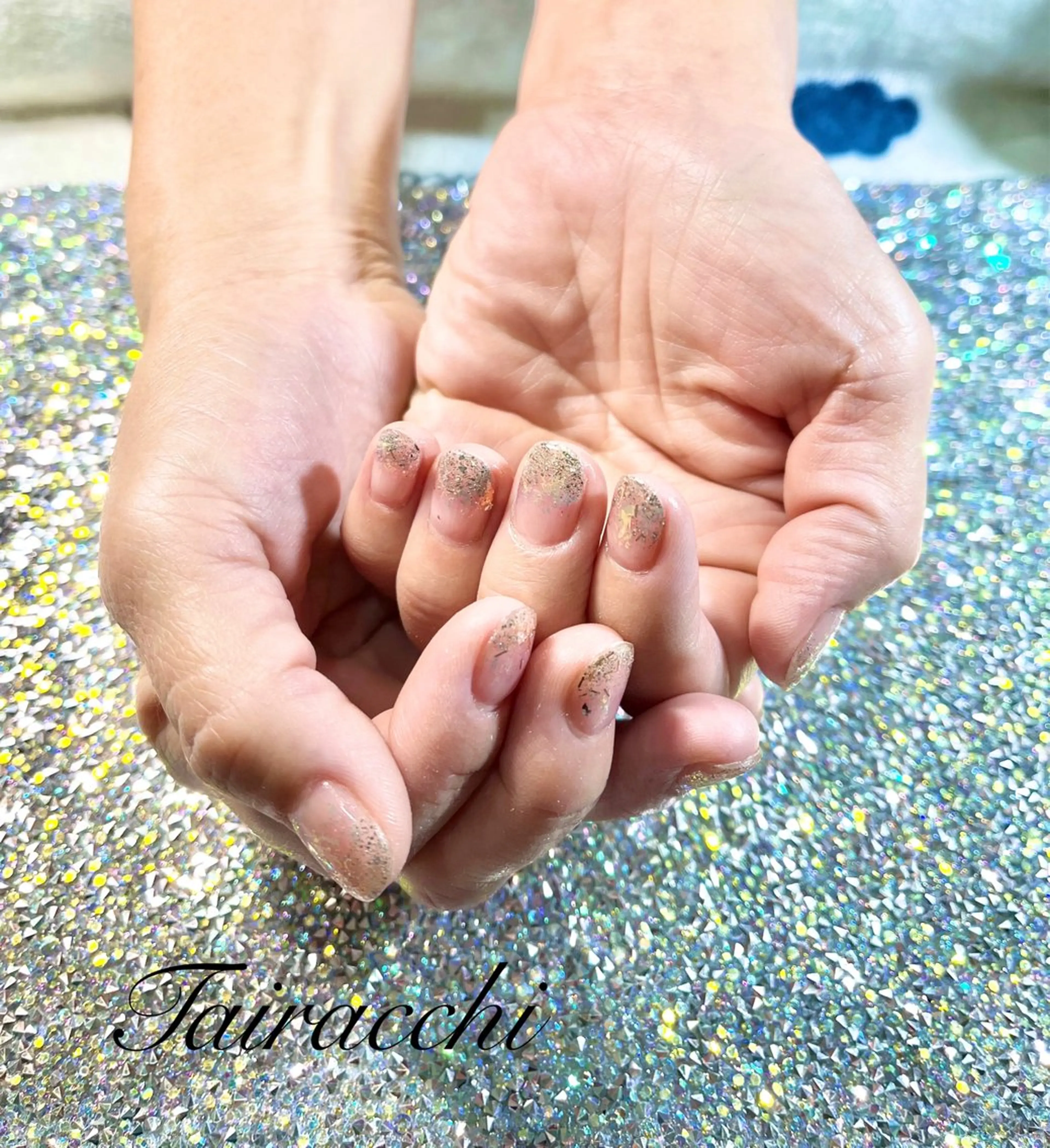 ネイル オーロラネイル キラキラネイル ピンク シルバー 冬ネイル Tairacchi ﾀｲﾗｯﾁのエステ・リラクイメージ