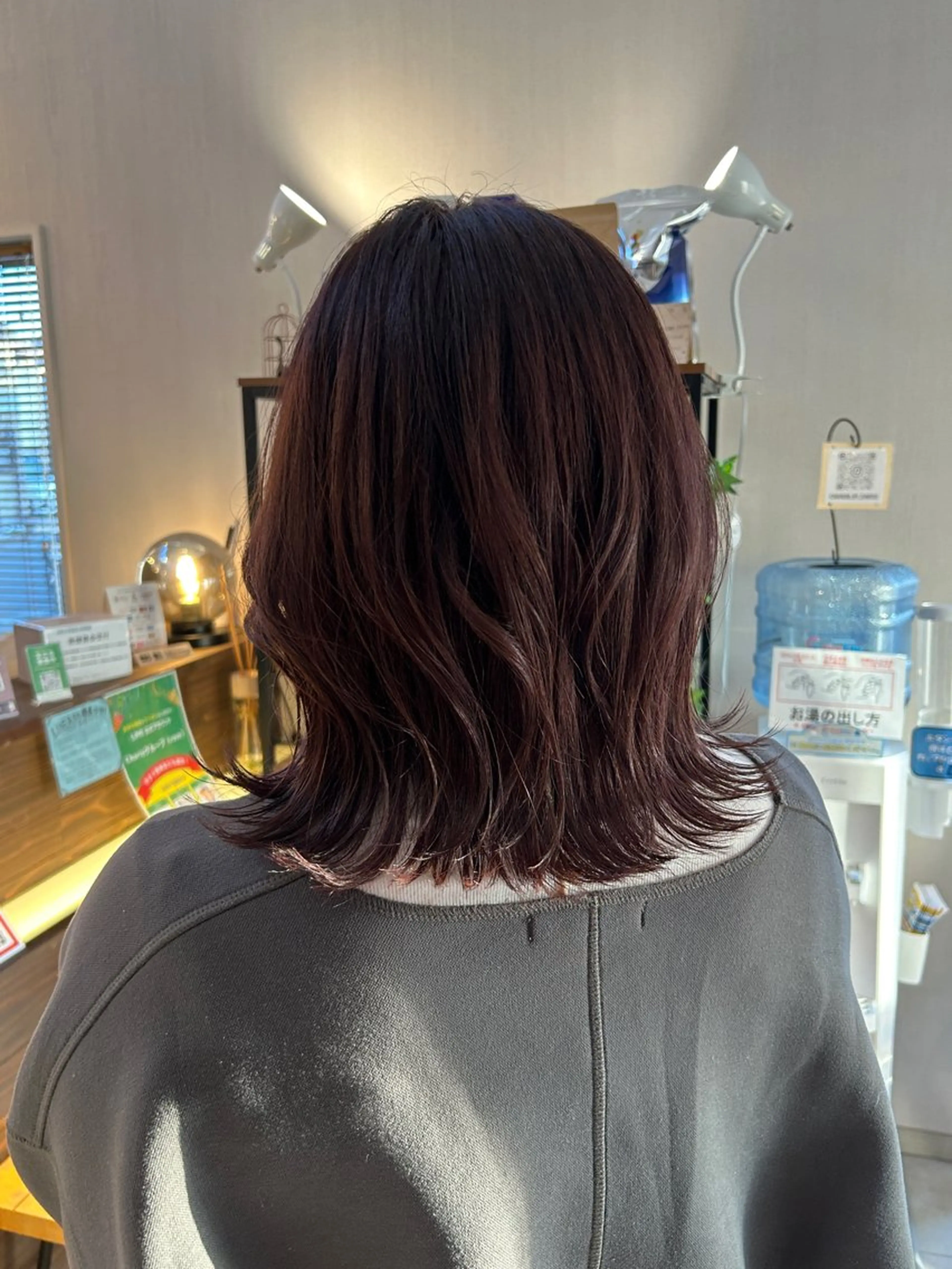 ミディアム カラー ブラウンカラー ピンクカラー カット 浅利 陽菜のヘアスタイル