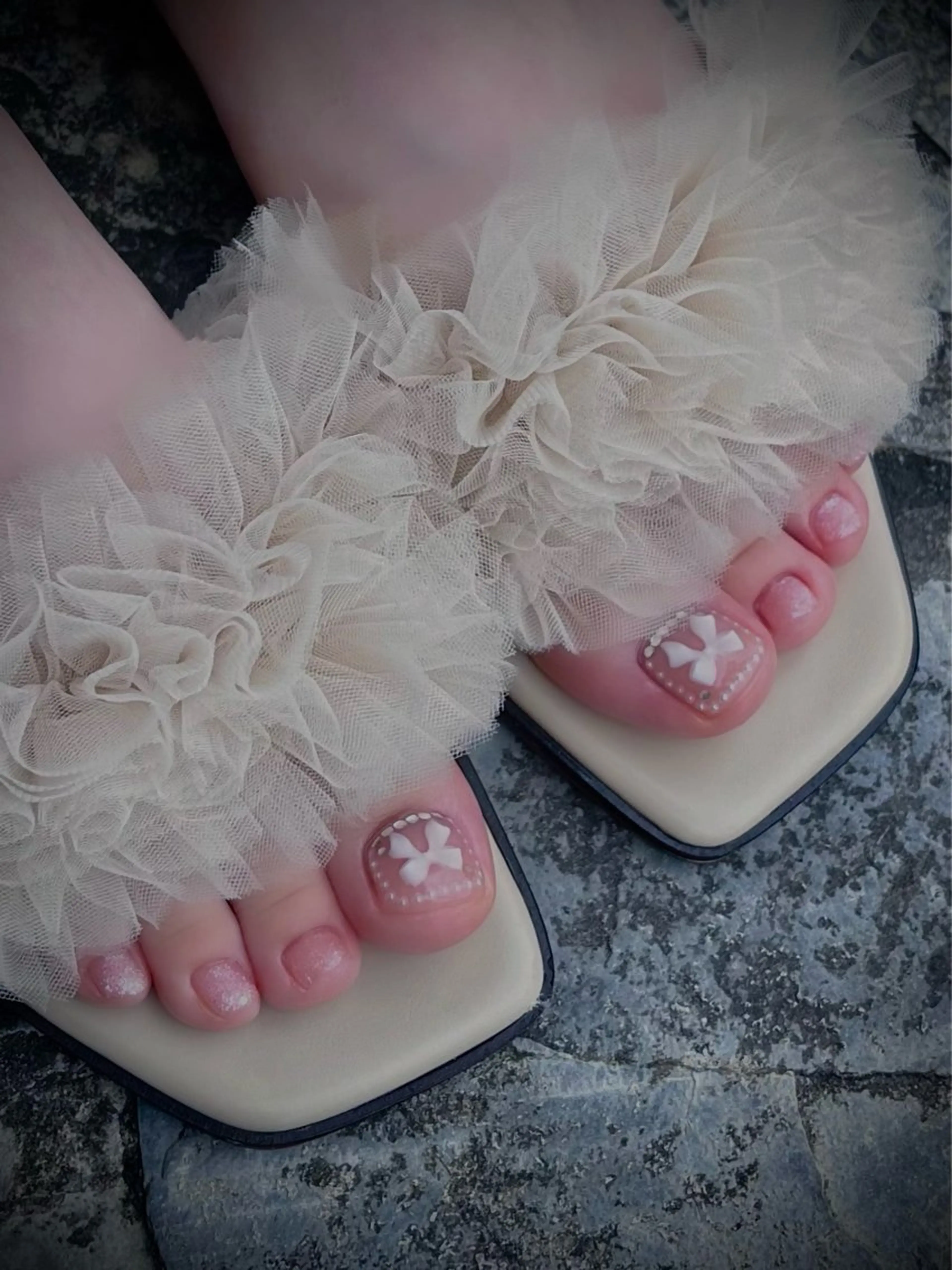 ネイル フットネイル キラキラネイル マグネットネイル ワンカラーネイル スカルプネイル nine.🦋 YUKOのネイルデザイン