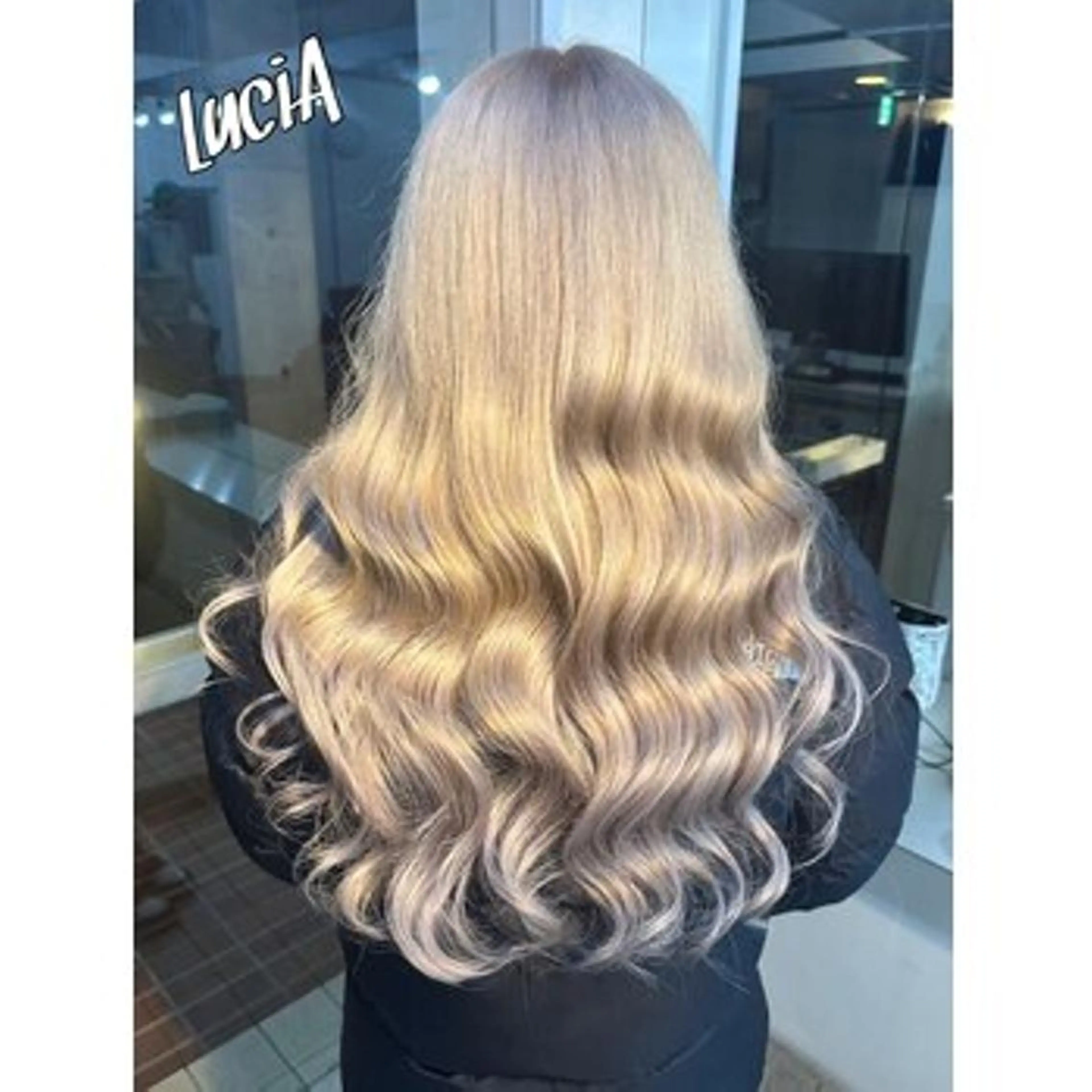 ヘアアレンジ ロング カラー MISAKIエクステ ブリーチ\5900のヘアスタイル