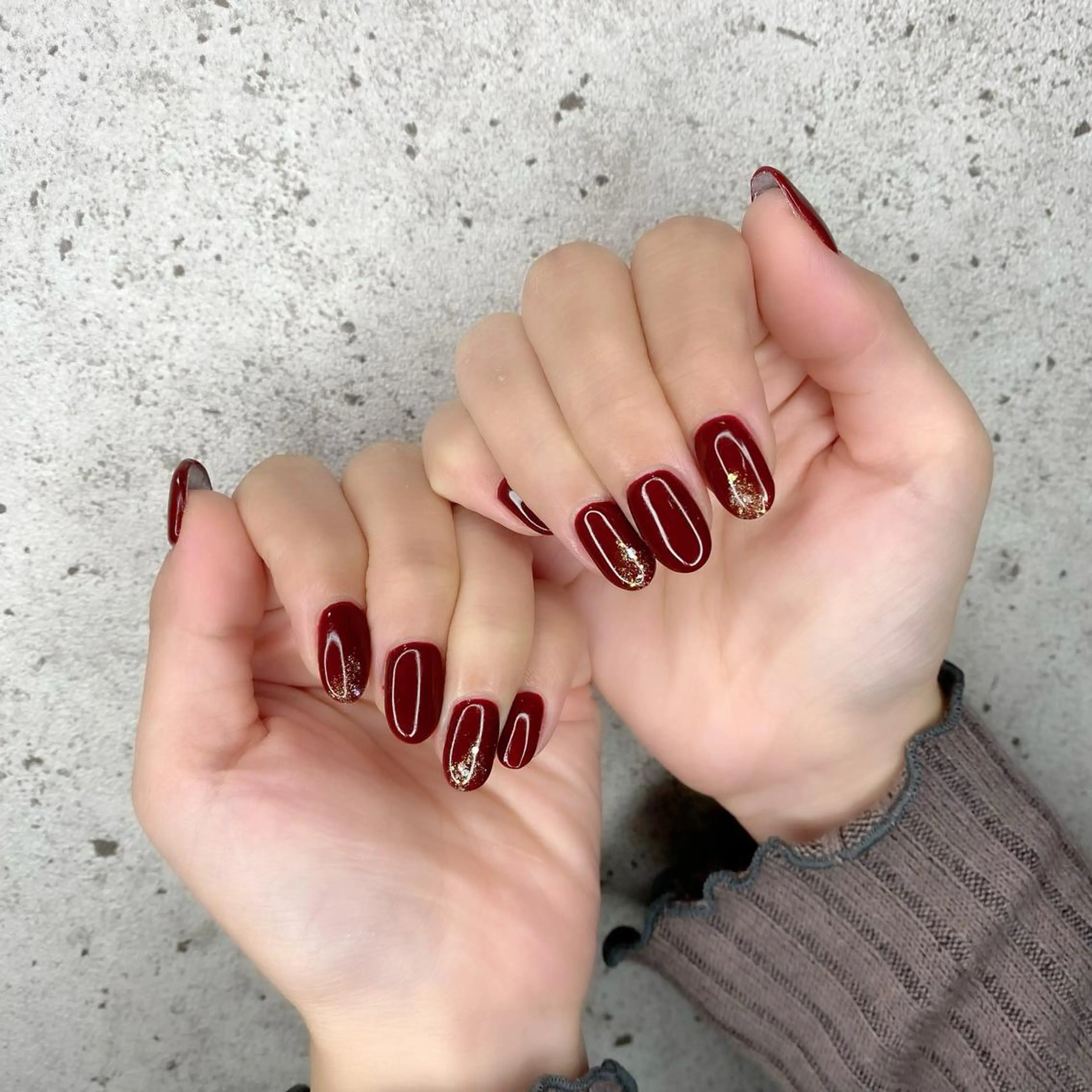 セミロング カラー パーマ ヘアアレンジ メンズ キッズ ネイル マツエク・マツパ ボルドーカラー アートネイル ボルドー ゴールド ラメ(グリッター) Salon Ｋのネイルデザイン